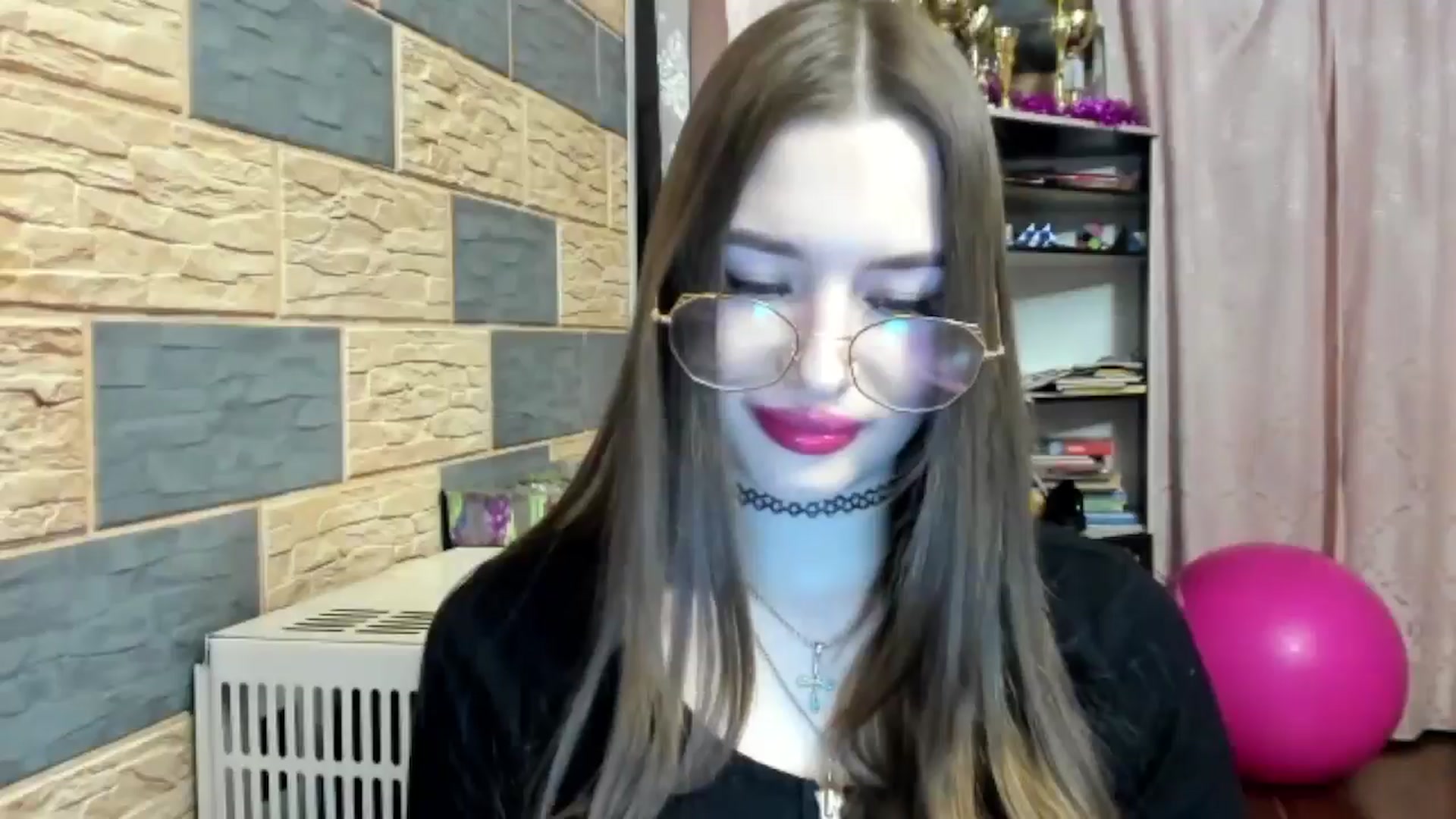 Gallery image thumbnail from DiscoGirl's myfreecams stream on, 04/21/2025, 21:18 image 16 of 20