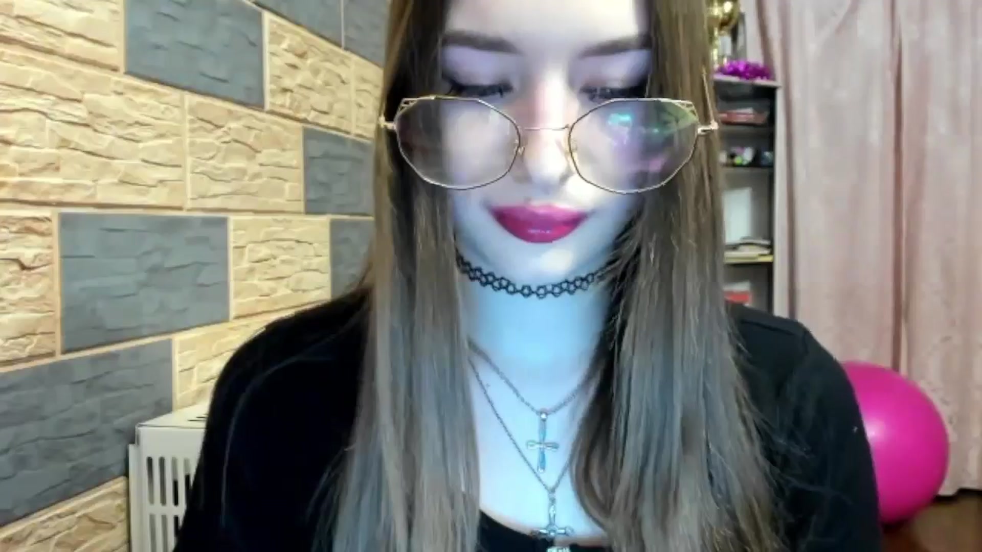 Gallery image thumbnail from DiscoGirl's myfreecams stream on, 04/21/2025, 21:18 image 13 of 20