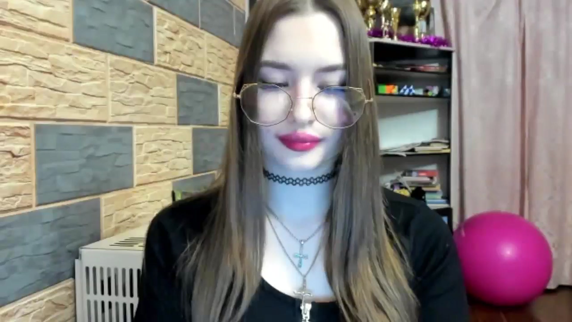 Gallery image thumbnail from DiscoGirl's myfreecams stream on, 04/21/2025, 21:18 image 8 of 20