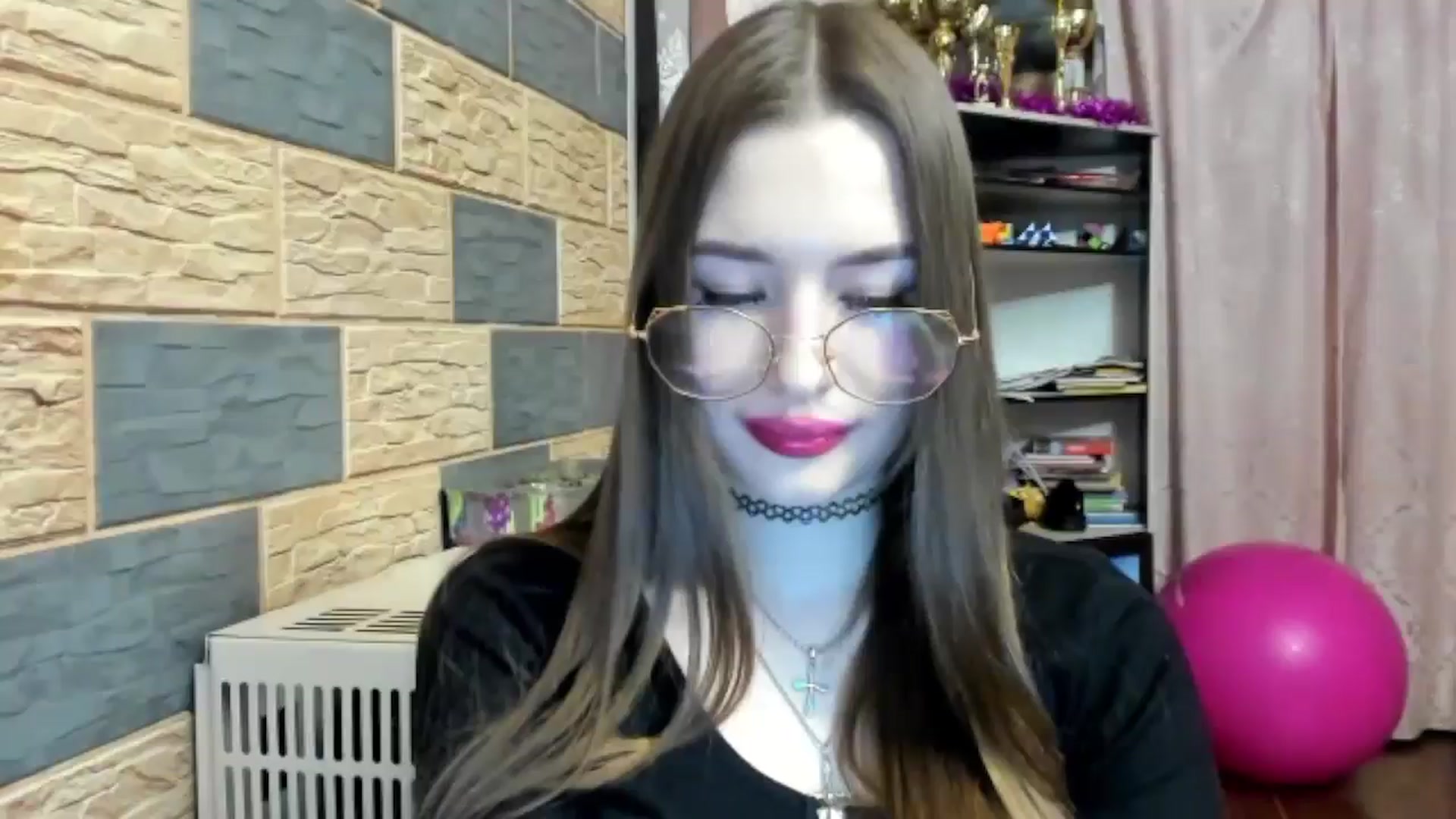 Gallery image thumbnail from DiscoGirl's myfreecams stream on, 04/21/2025, 21:18 image 17 of 20