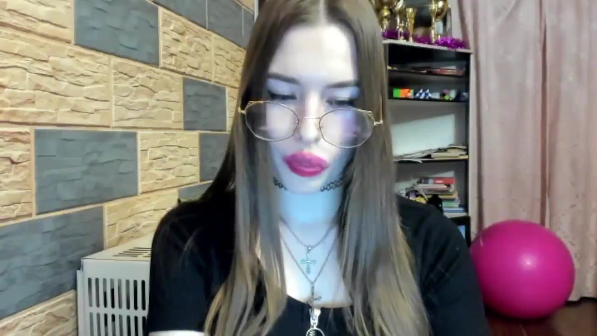 Gallery image thumbnail from DiscoGirl's myfreecams stream on, 04/21/2025, 21:18 image 2 of 20