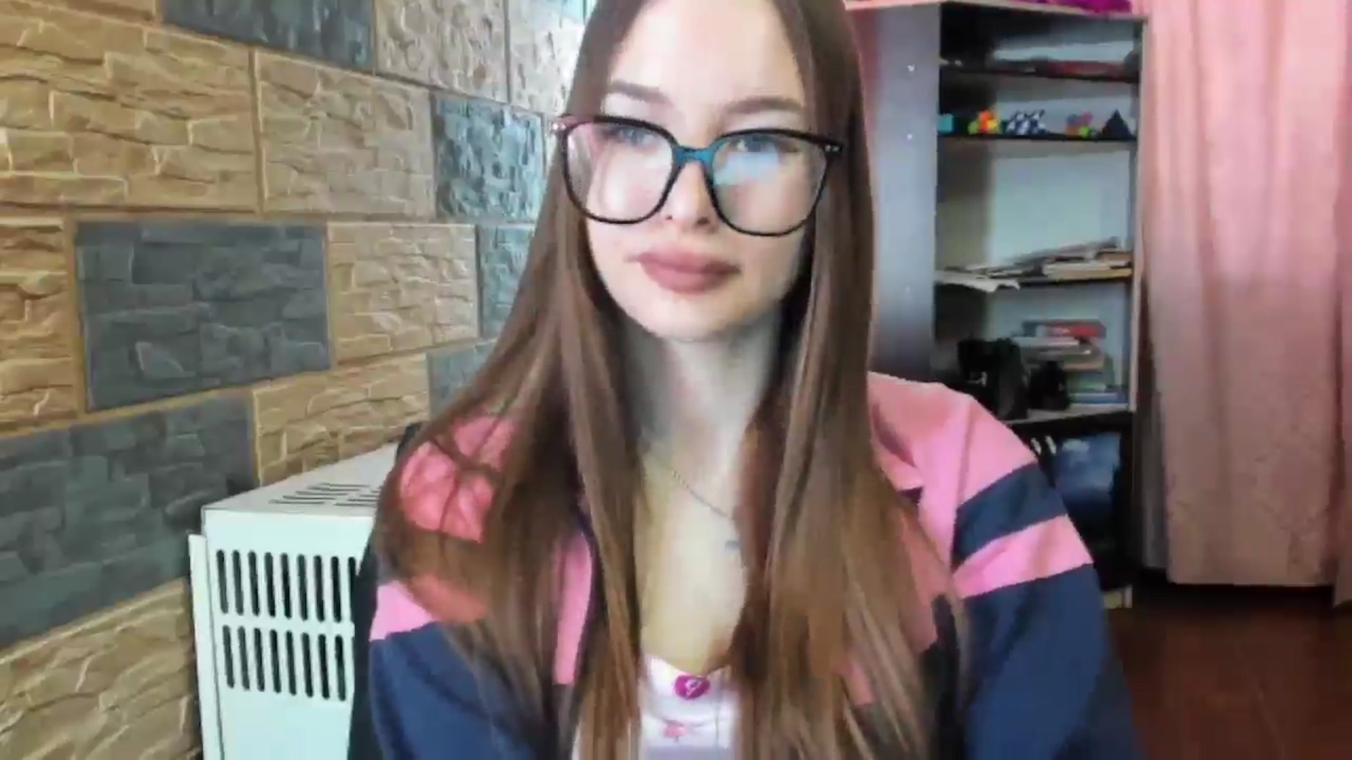 Gallery image thumbnail from DiscoGirl's myfreecams stream on, 04/25/2025, 08:03 image 16 of 20