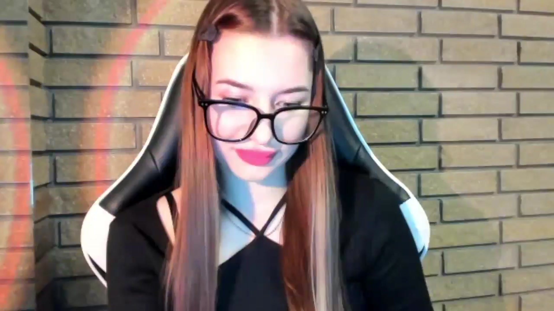 Gallery image thumbnail from DiscoGirl's myfreecams stream on, 10/19/2025, 14:42 image 8 of 20
