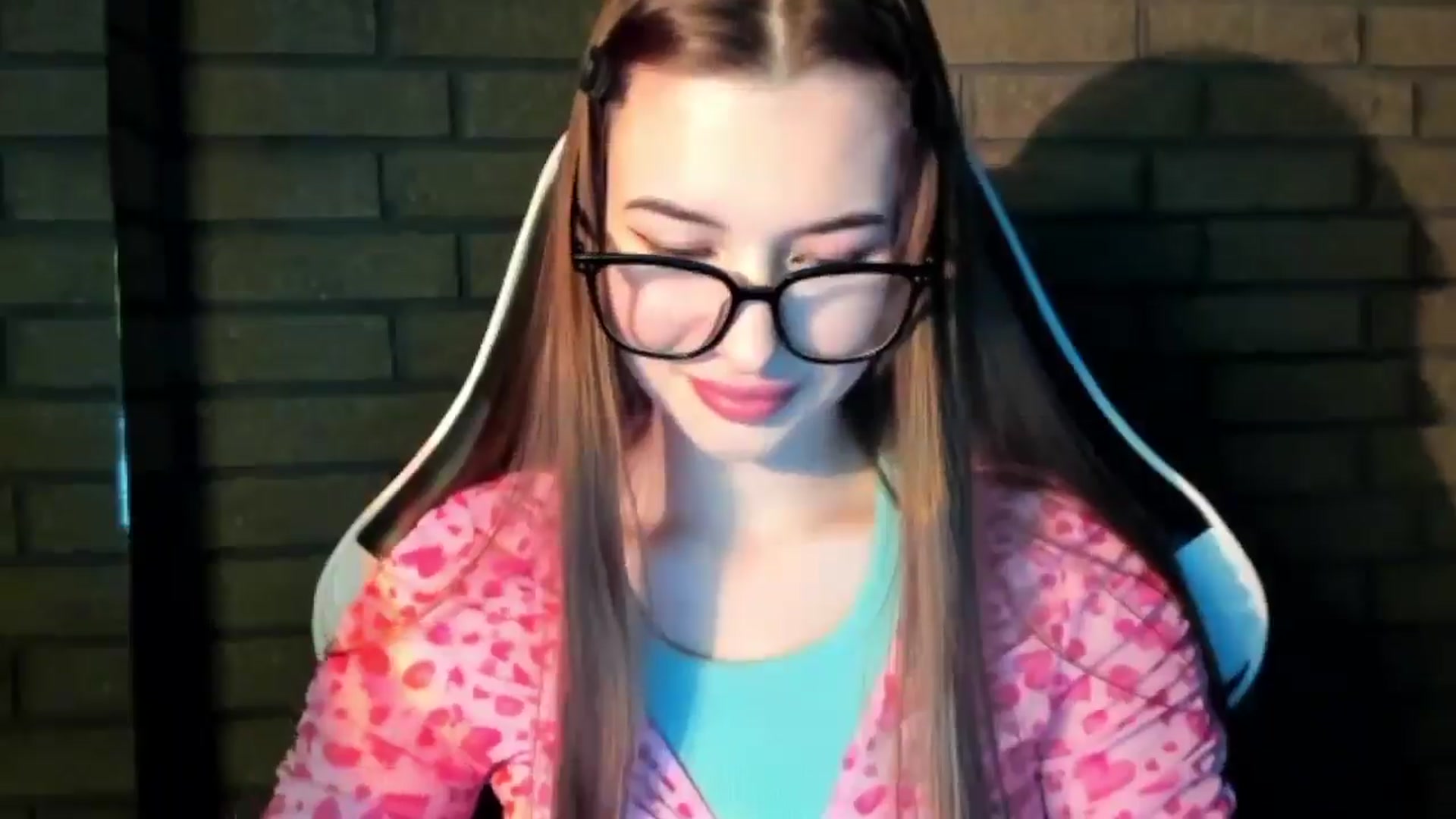 Gallery image thumbnail from DiscoGirl's myfreecams stream on, 10/20/2025, 10:50 image 5 of 20