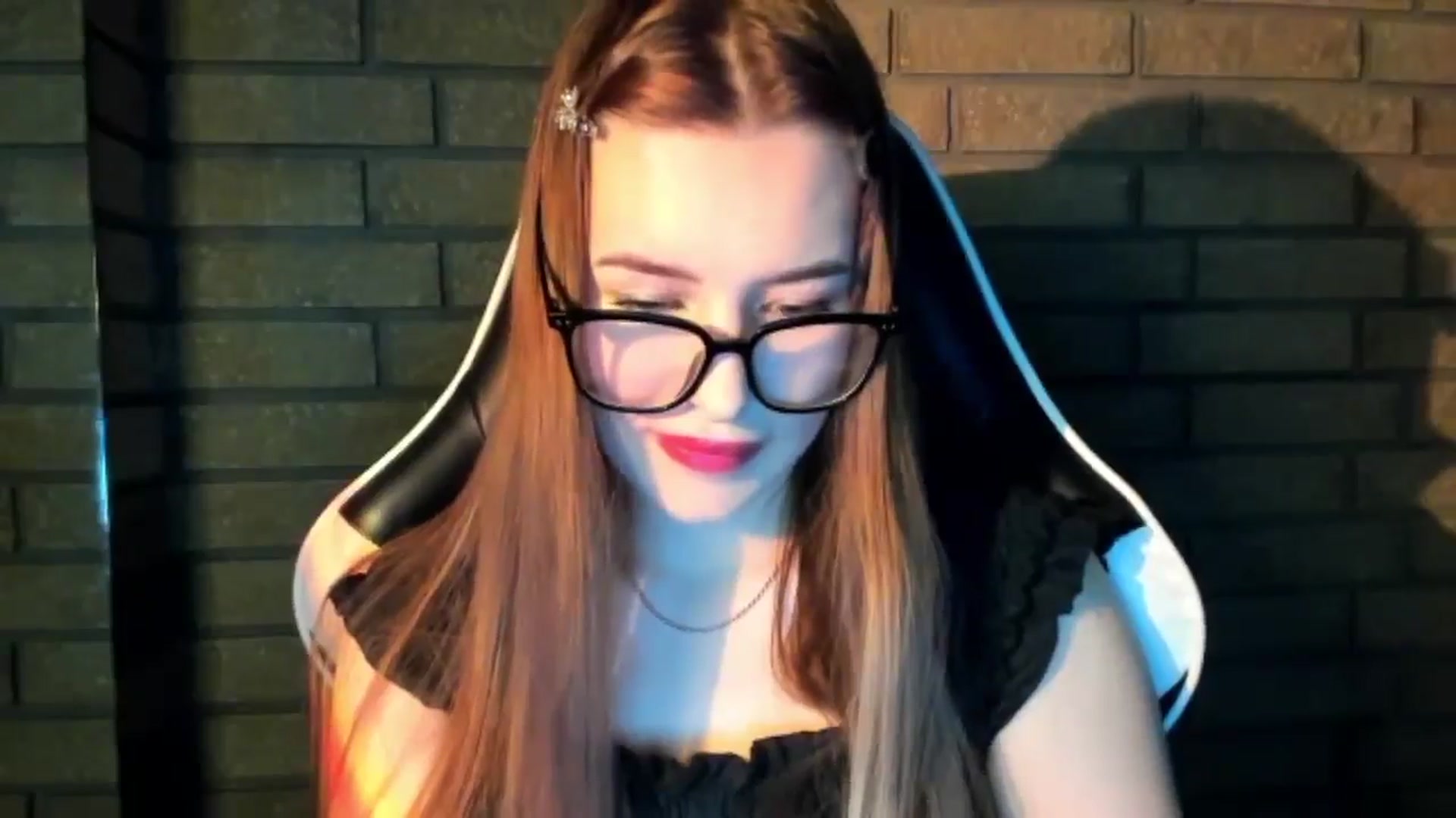 Gallery image thumbnail from DiscoGirl's myfreecams stream on, 10/22/2025, 13:08 image 18 of 20