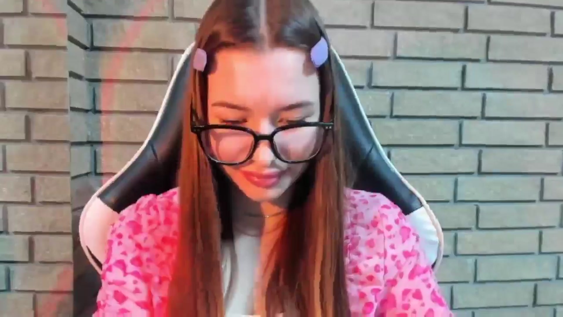 Gallery image thumbnail from DiscoGirl's myfreecams stream on, 10/26/2025, 12:30 image 9 of 20