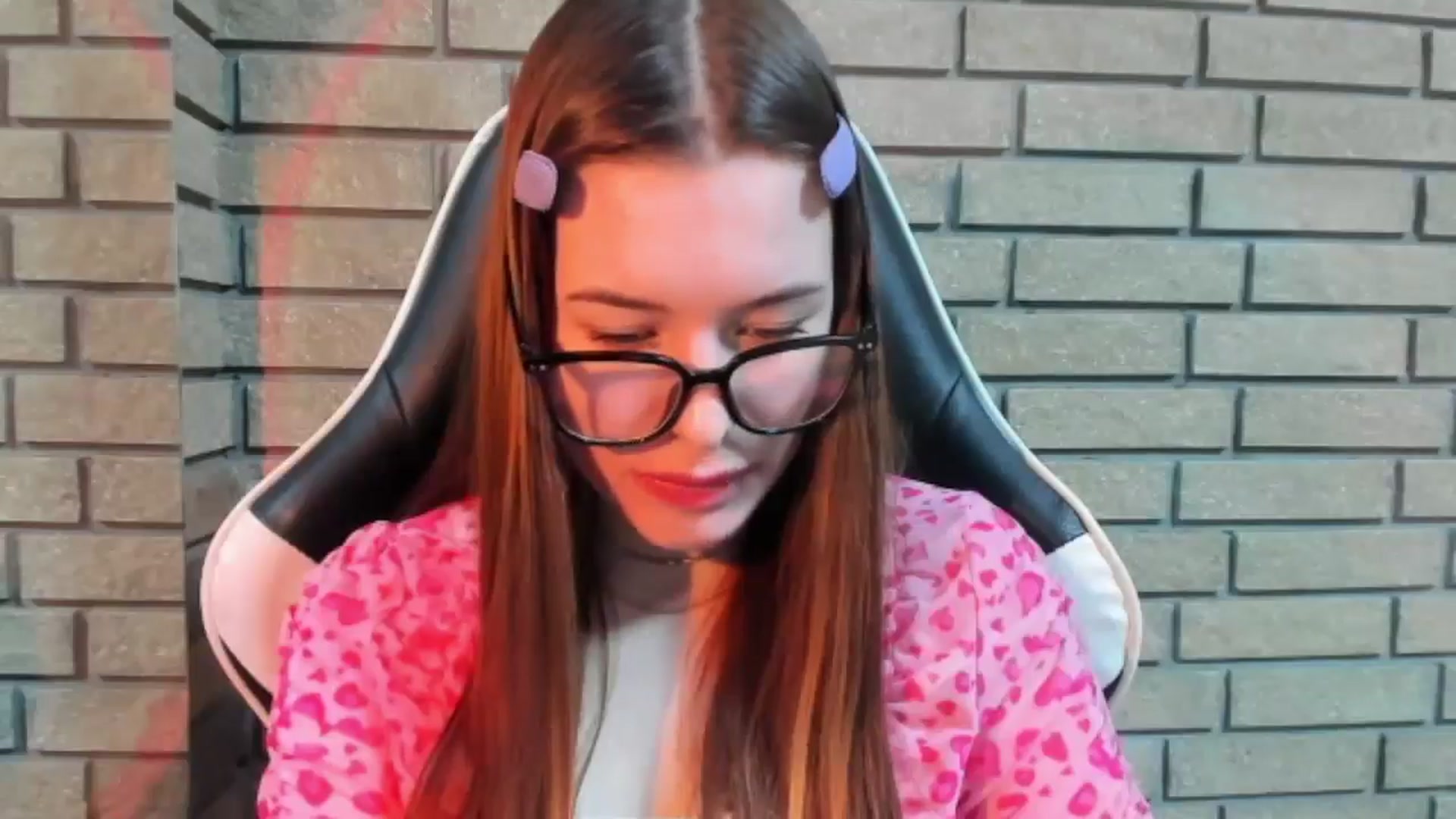 Gallery image thumbnail from DiscoGirl's myfreecams stream on, 10/26/2025, 12:30 image 7 of 20