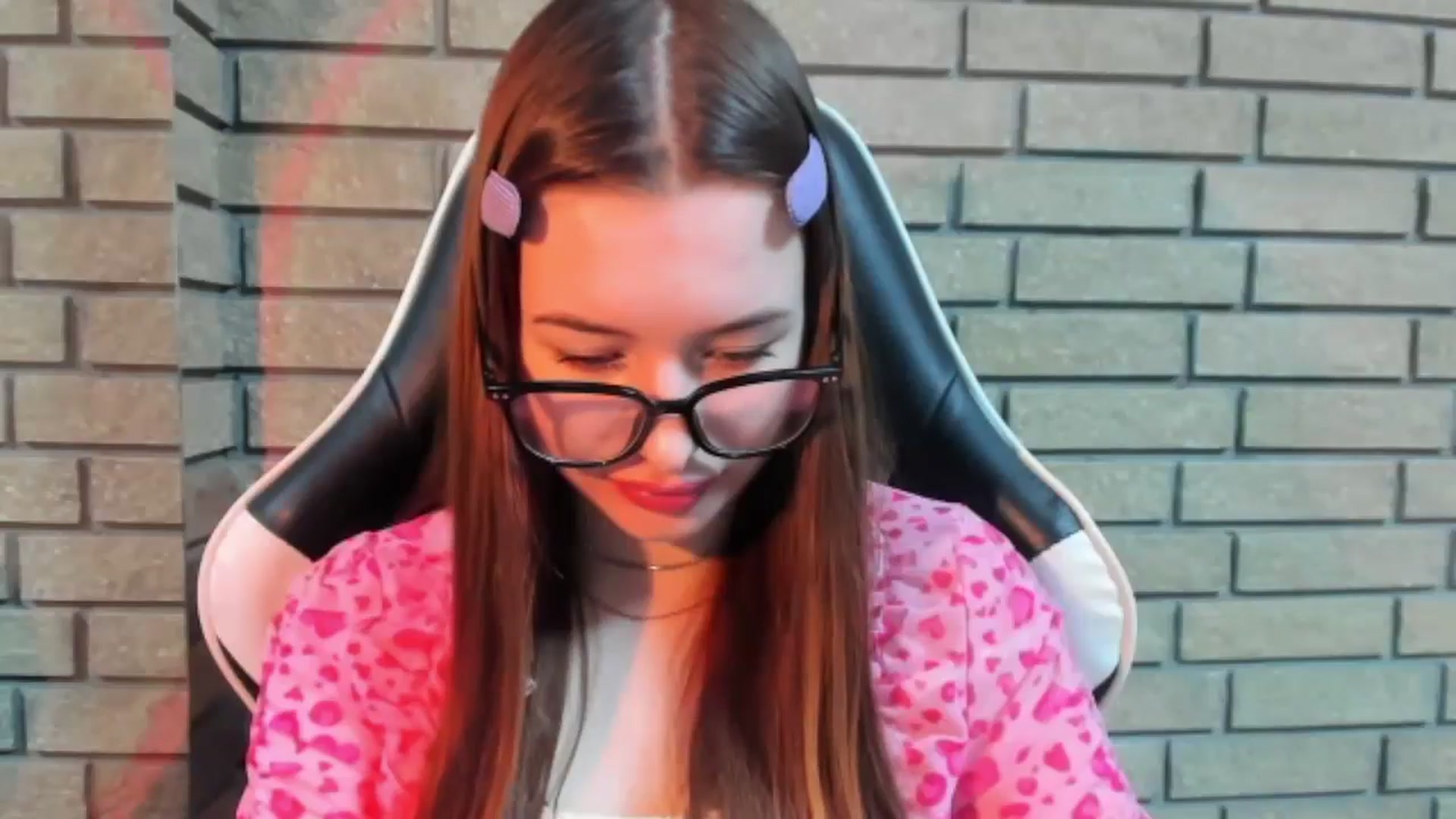Gallery image thumbnail from DiscoGirl's myfreecams stream on, 10/26/2025, 12:30 image 6 of 20