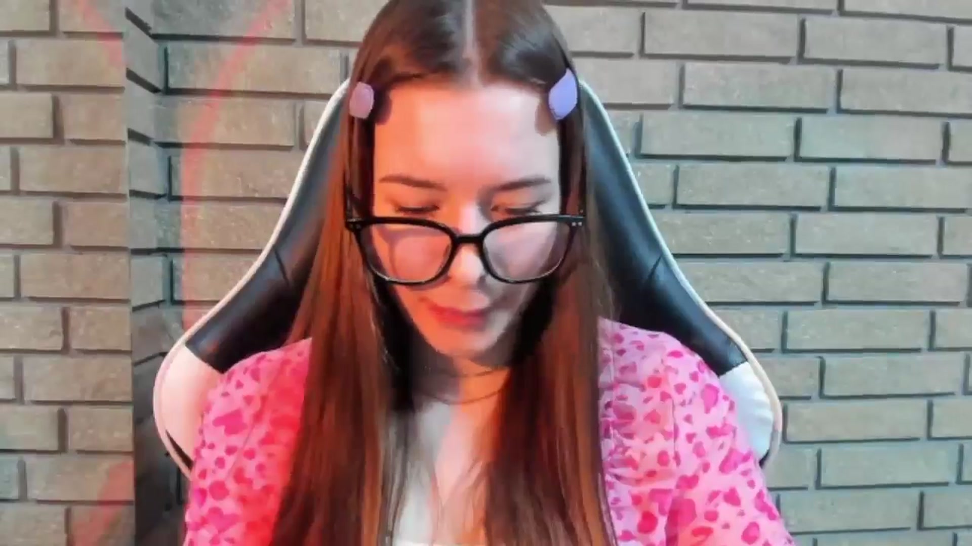 Gallery image thumbnail from DiscoGirl's myfreecams stream on, 10/26/2025, 12:30 image 15 of 20