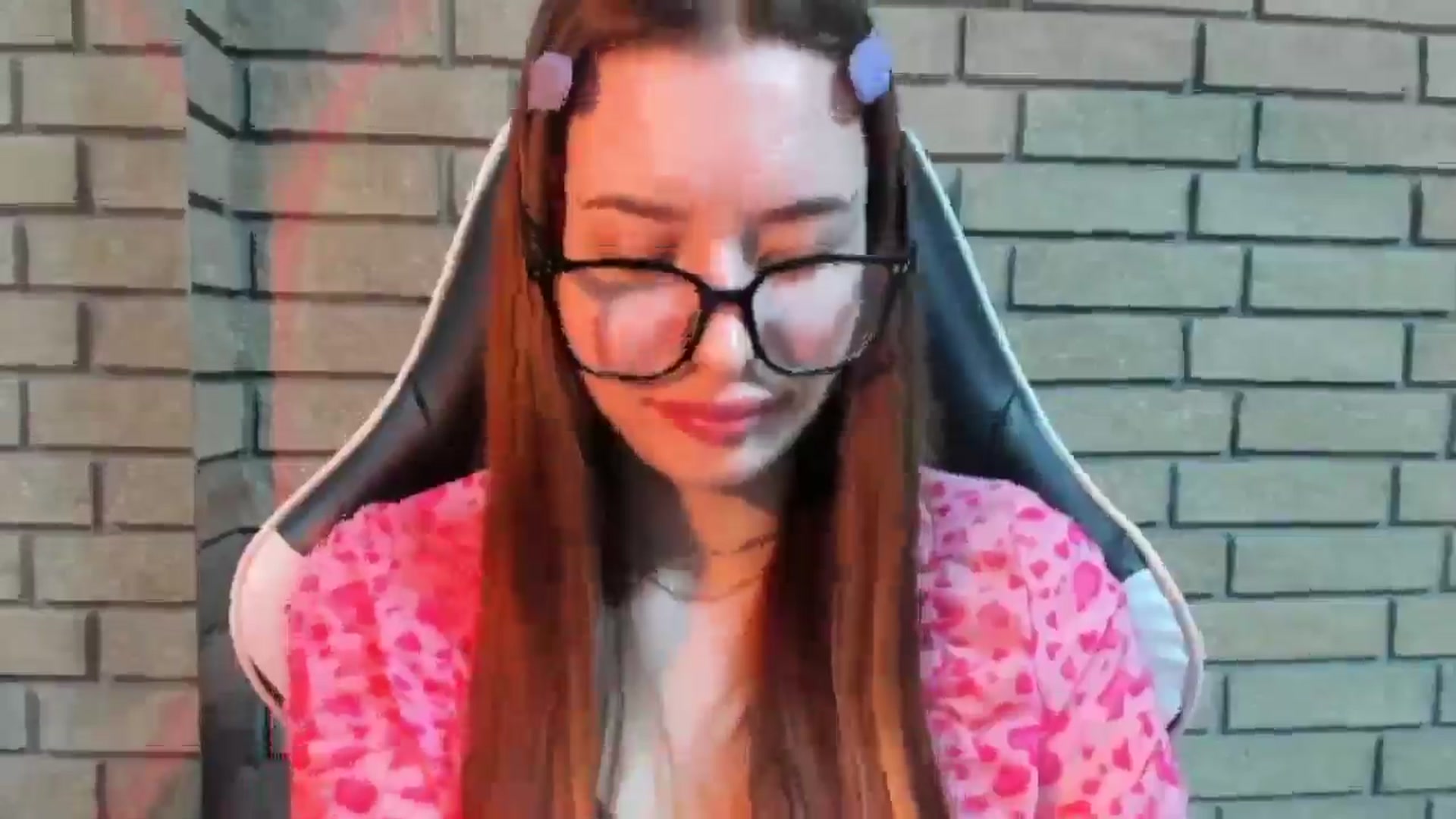 Gallery image thumbnail from DiscoGirl's myfreecams stream on, 10/26/2025, 12:30 image 16 of 20
