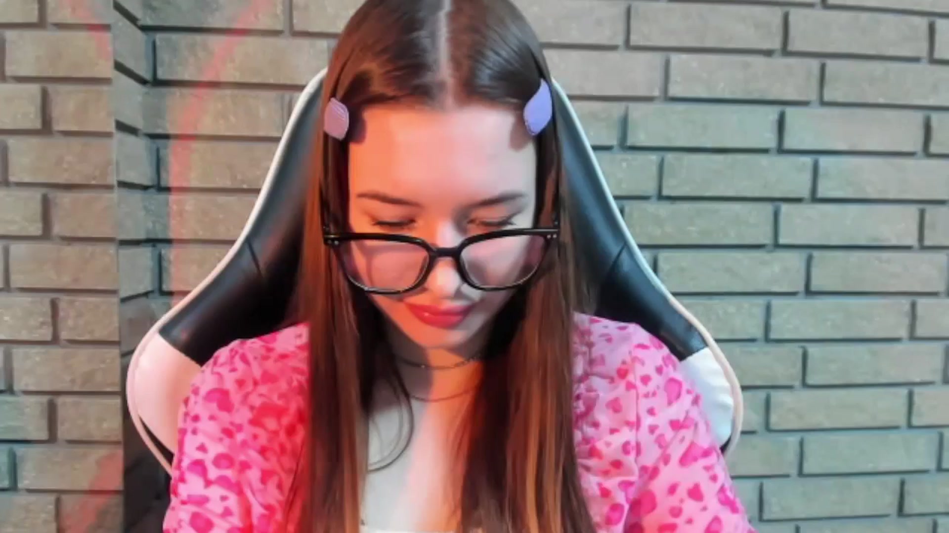 Gallery image thumbnail from DiscoGirl's myfreecams stream on, 10/26/2025, 12:30 image 5 of 20