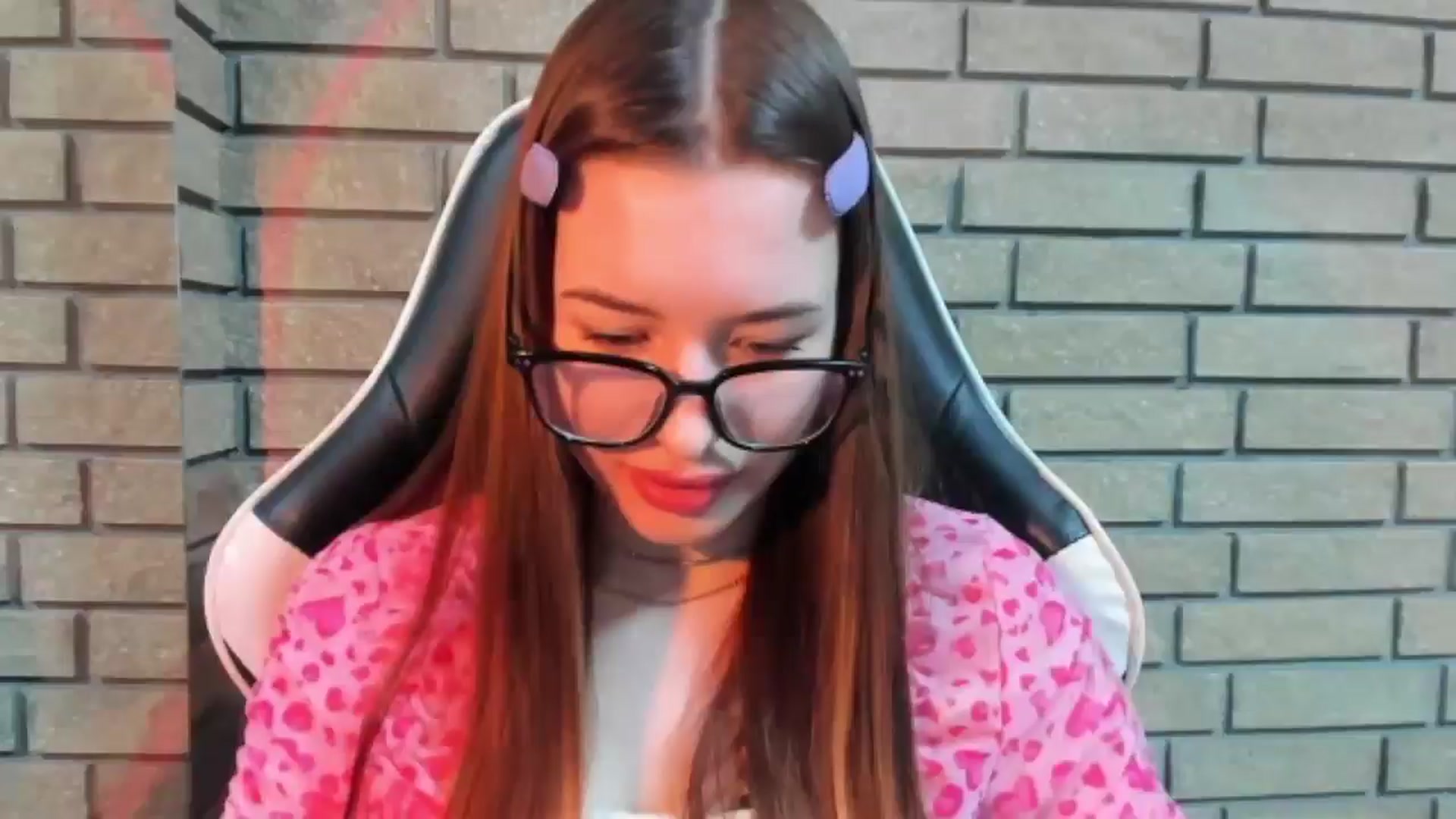 Gallery image thumbnail from DiscoGirl's myfreecams stream on, 10/26/2025, 12:30 image 10 of 20