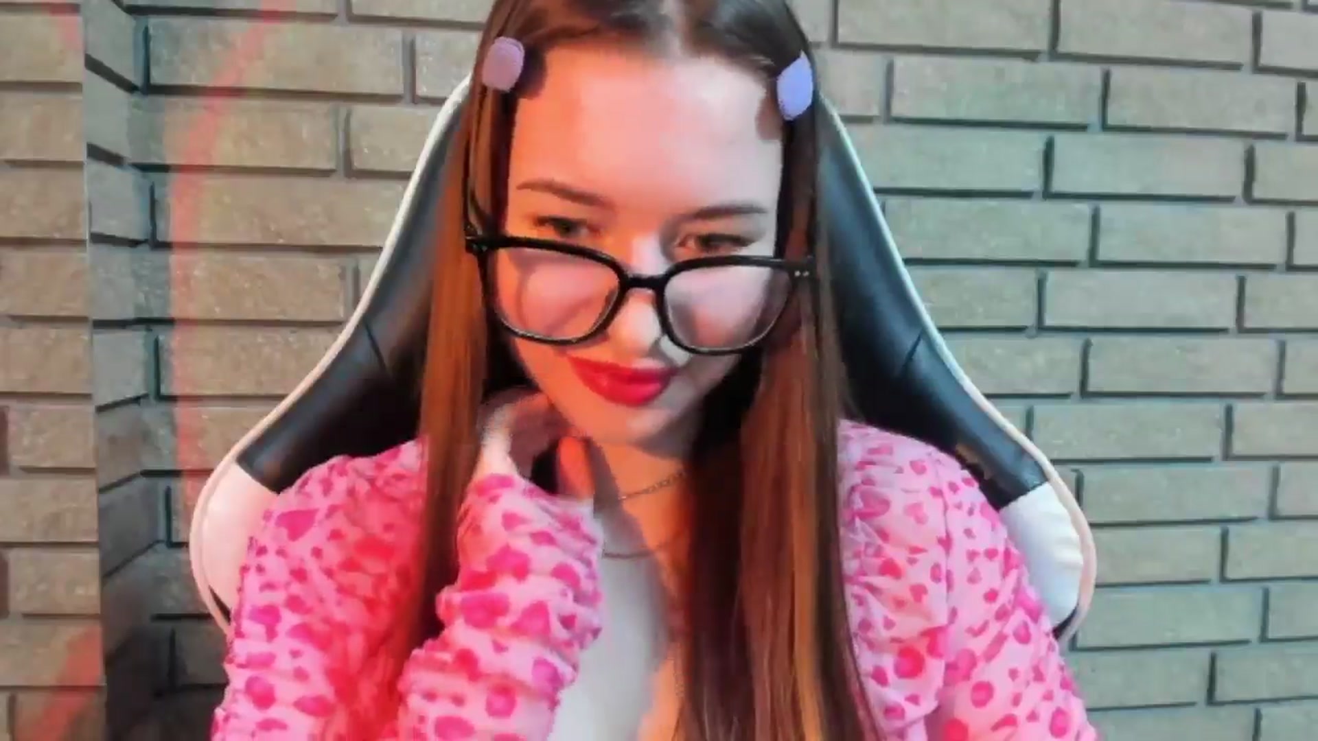 Gallery image thumbnail from DiscoGirl's myfreecams stream on, 10/26/2025, 12:56 image 4 of 20