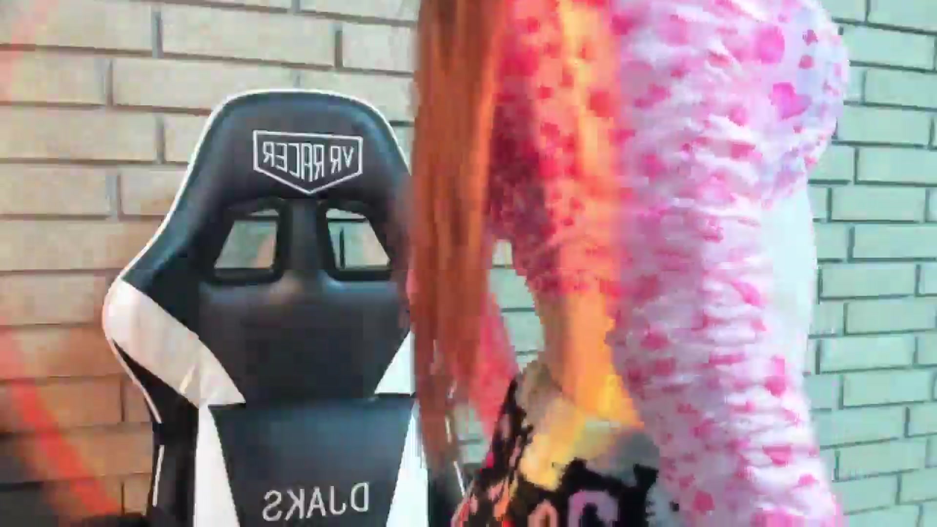 Gallery image thumbnail from DiscoGirl's myfreecams stream on, 10/26/2025, 12:56 image 10 of 20