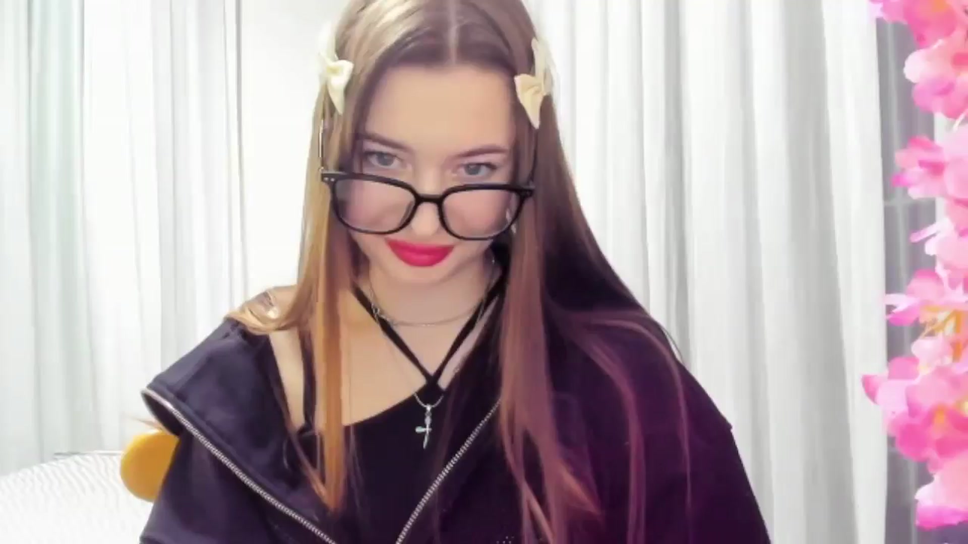 Gallery image thumbnail from DiscoGirl's myfreecams stream on, 01/14/2026, 18:34 image 10 of 20