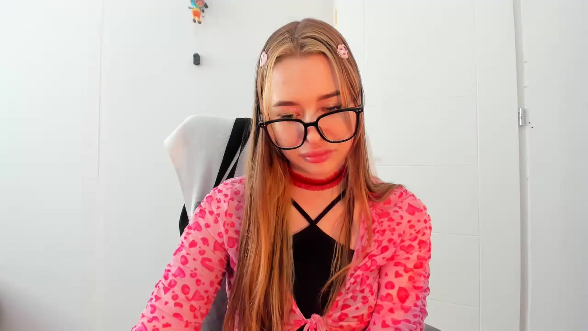 Gallery image thumbnail from DiscoGirl's myfreecams stream on, 02/24/2026, 12:39 image 17 of 20