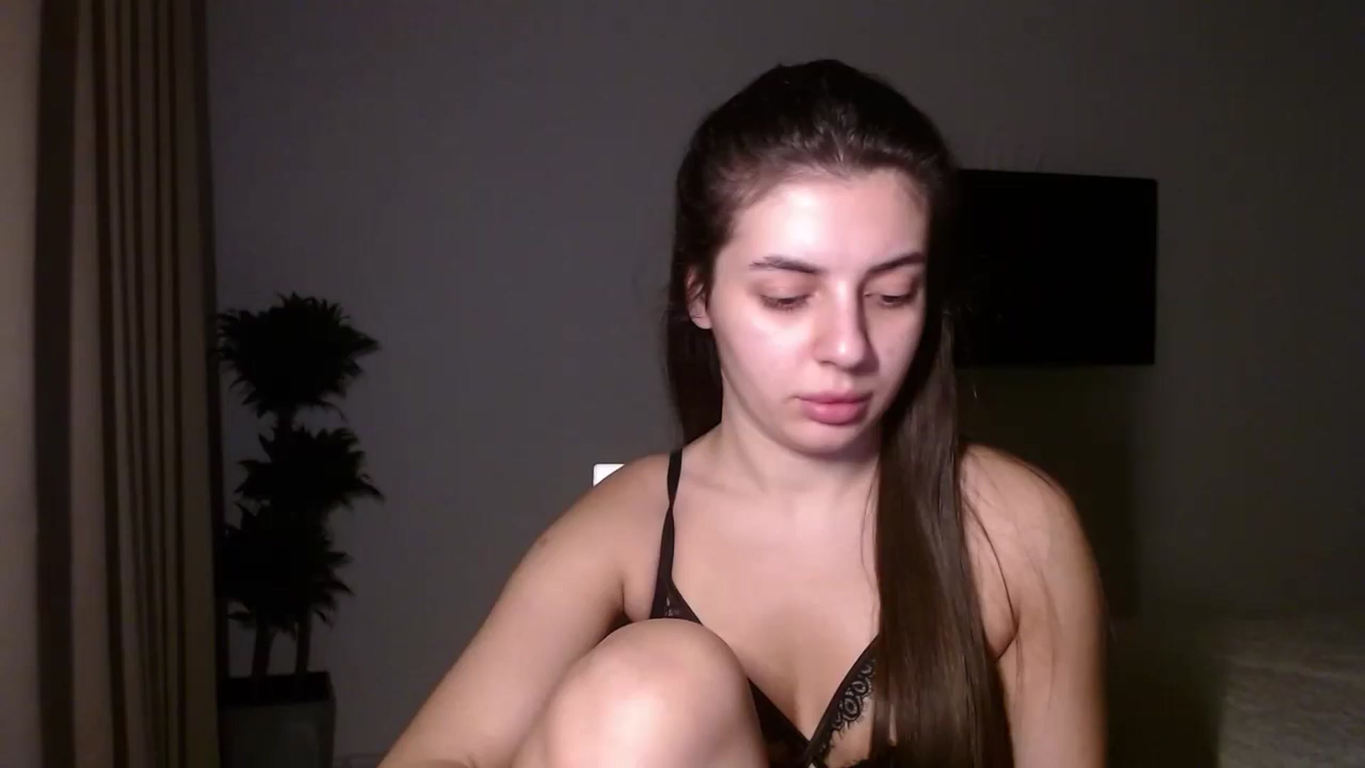 Gallery image thumbnail from Diva_Oliva1's myfreecams stream on, 11/06/2023, 24:09 image 18 of 20