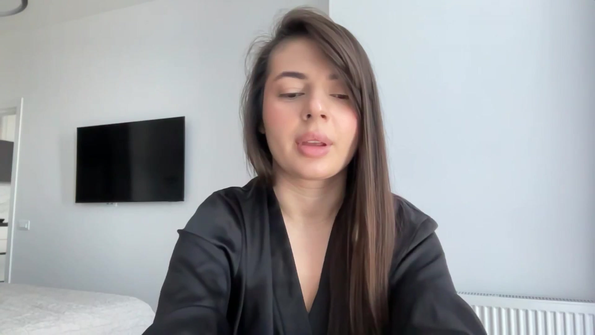 Gallery image thumbnail from Diva_Oliva1's myfreecams stream on, 05/31/2025, 15:36 image 8 of 20