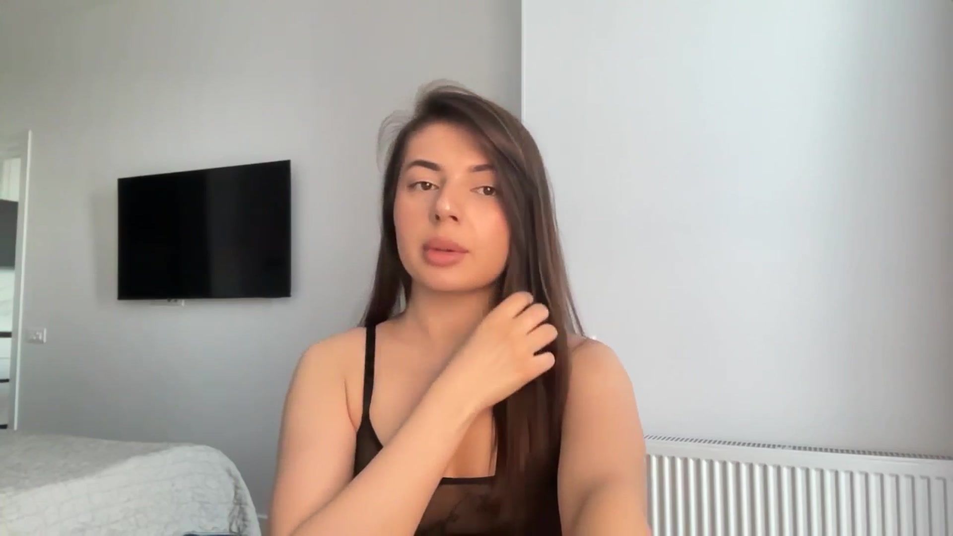 Gallery image thumbnail from Diva_Oliva1's myfreecams stream on, 06/02/2025, 16:06 image 12 of 20