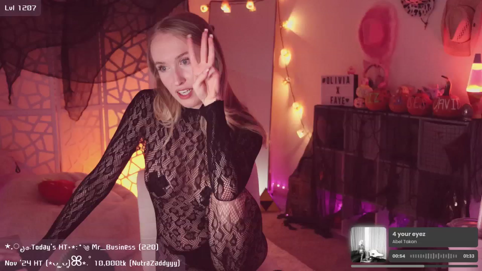 Gallery image thumbnail from DivaxFaye's myfreecams stream on, 11/13/2024, 06:12 image 9 of 20