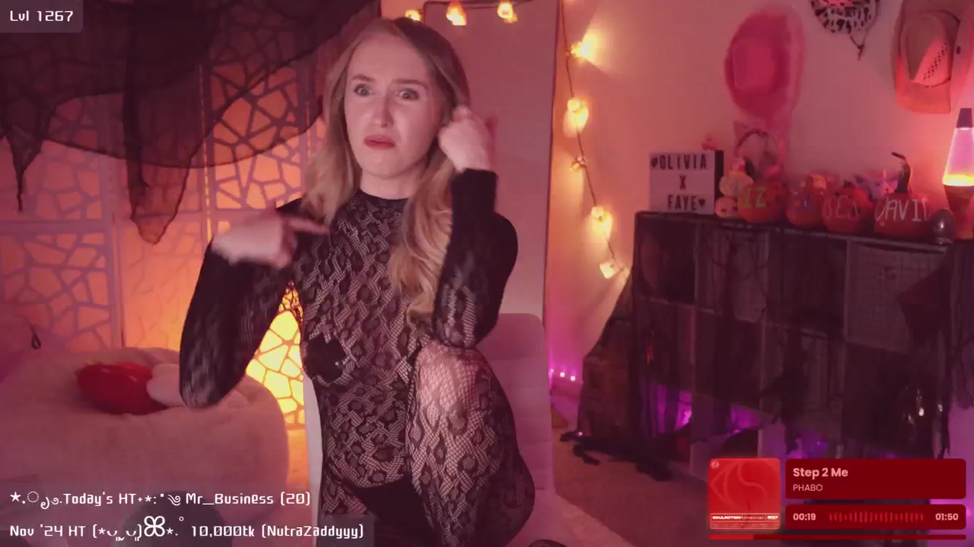 Gallery image thumbnail from DivaxFaye's myfreecams stream on, 11/13/2024, 06:12 image 3 of 20