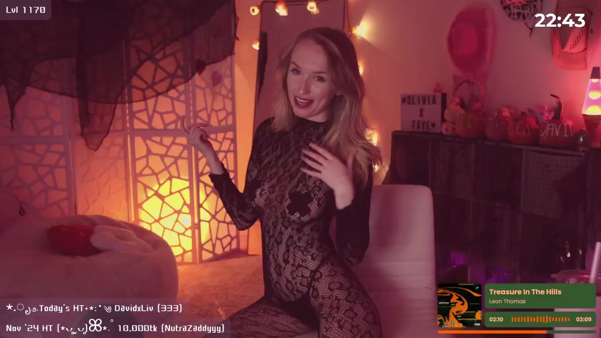 Gallery image thumbnail from DivaxFaye's myfreecams stream on, 11/13/2024, 06:12 image 16 of 20