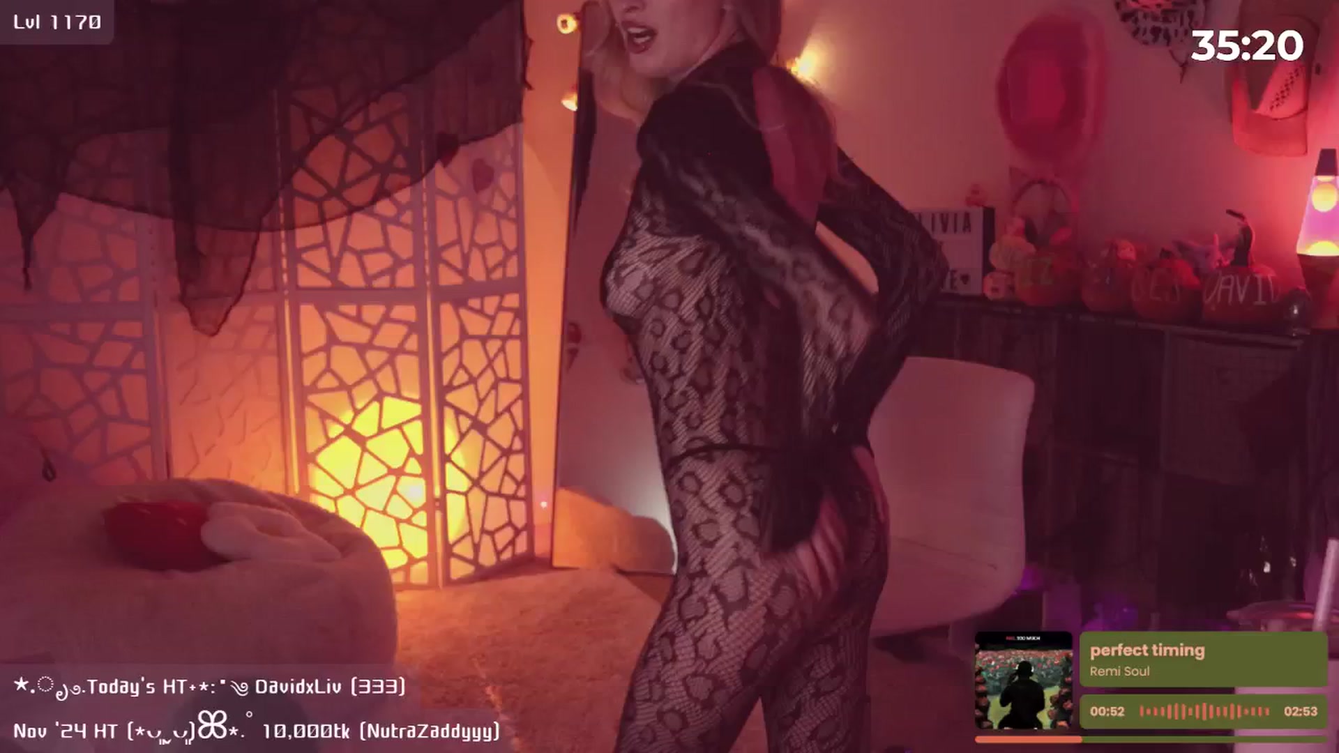Gallery image thumbnail from DivaxFaye's myfreecams stream on, 11/13/2024, 06:12 image 14 of 20