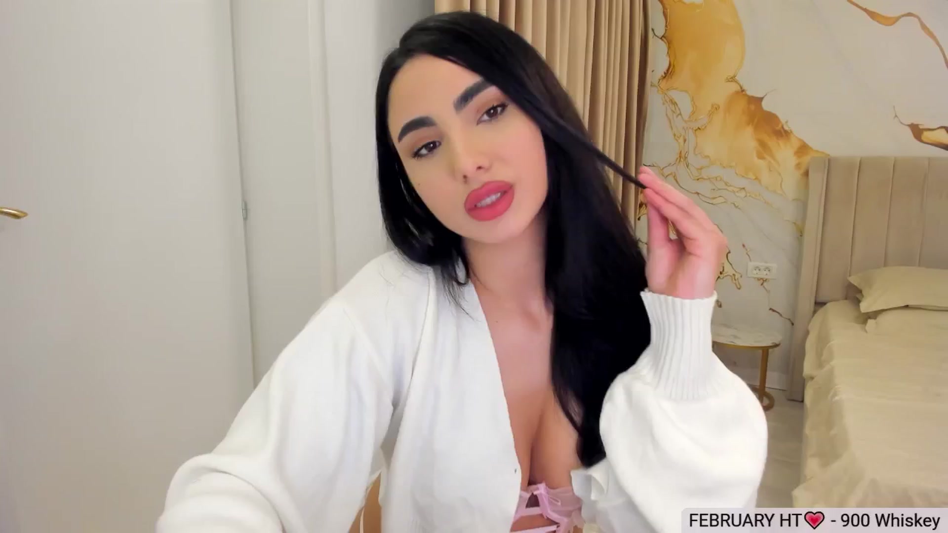 Gallery image thumbnail from DivineJass's myfreecams stream on, 02/02/2026, 17:01 image 12 of 20