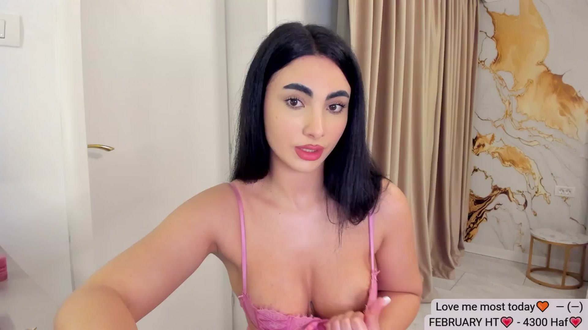 Gallery image thumbnail from DivineJass's myfreecams stream on, 02/05/2026, 19:15 image 17 of 20