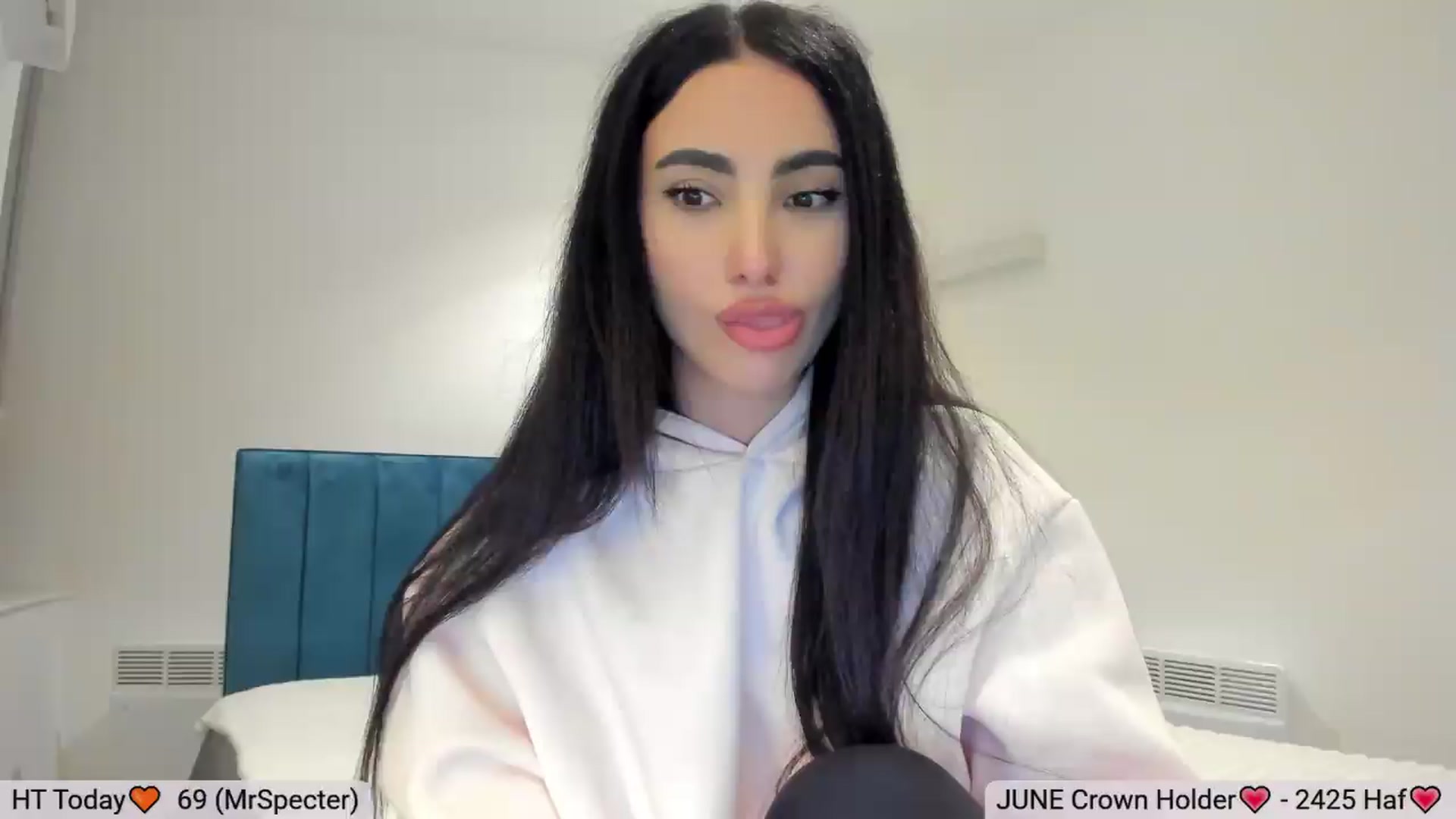 Gallery image thumbnail from DivineJass's myfreecams stream on, 06/07/2026, 24:03 image 1 of 20