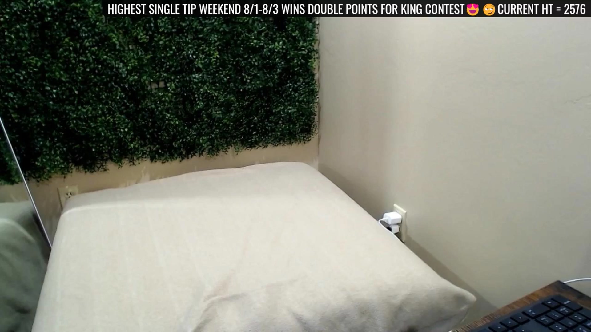 Gallery image thumbnail from Divine_Honey's myfreecams stream on, 08/03/2025, 24:28 image 16 of 20