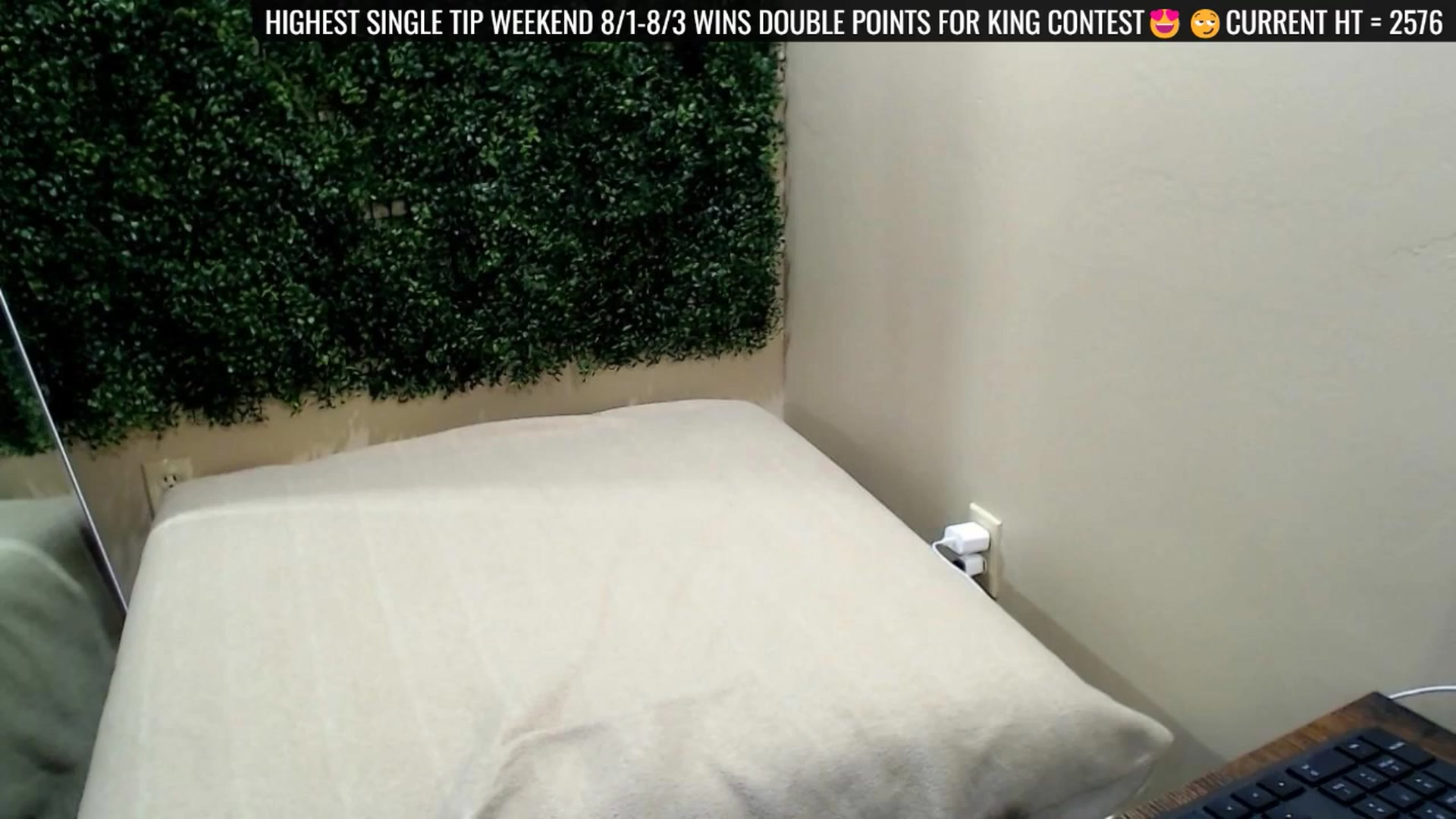 Gallery image thumbnail from Divine_Honey's myfreecams stream on, 08/03/2025, 24:28 image 14 of 20