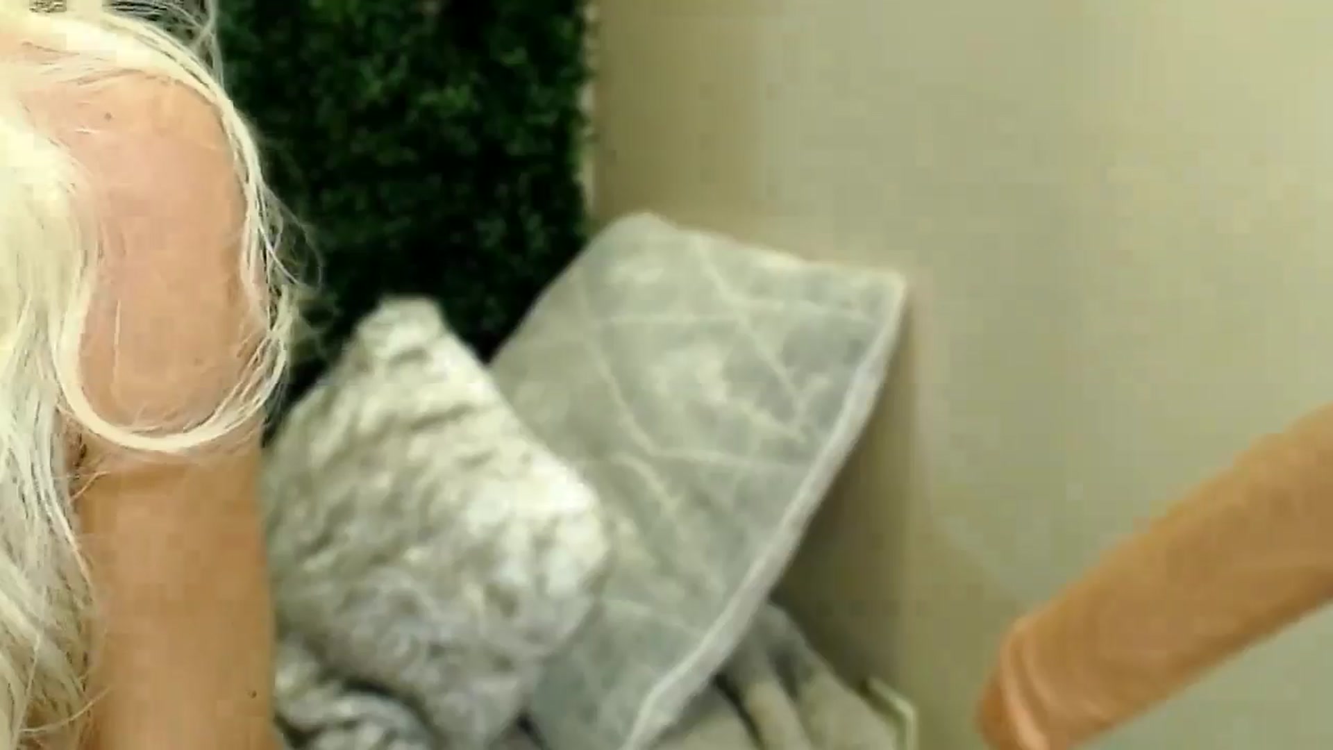 Gallery image thumbnail from Divine_Honey's myfreecams stream on, 08/10/2025, 11:23 image 15 of 20