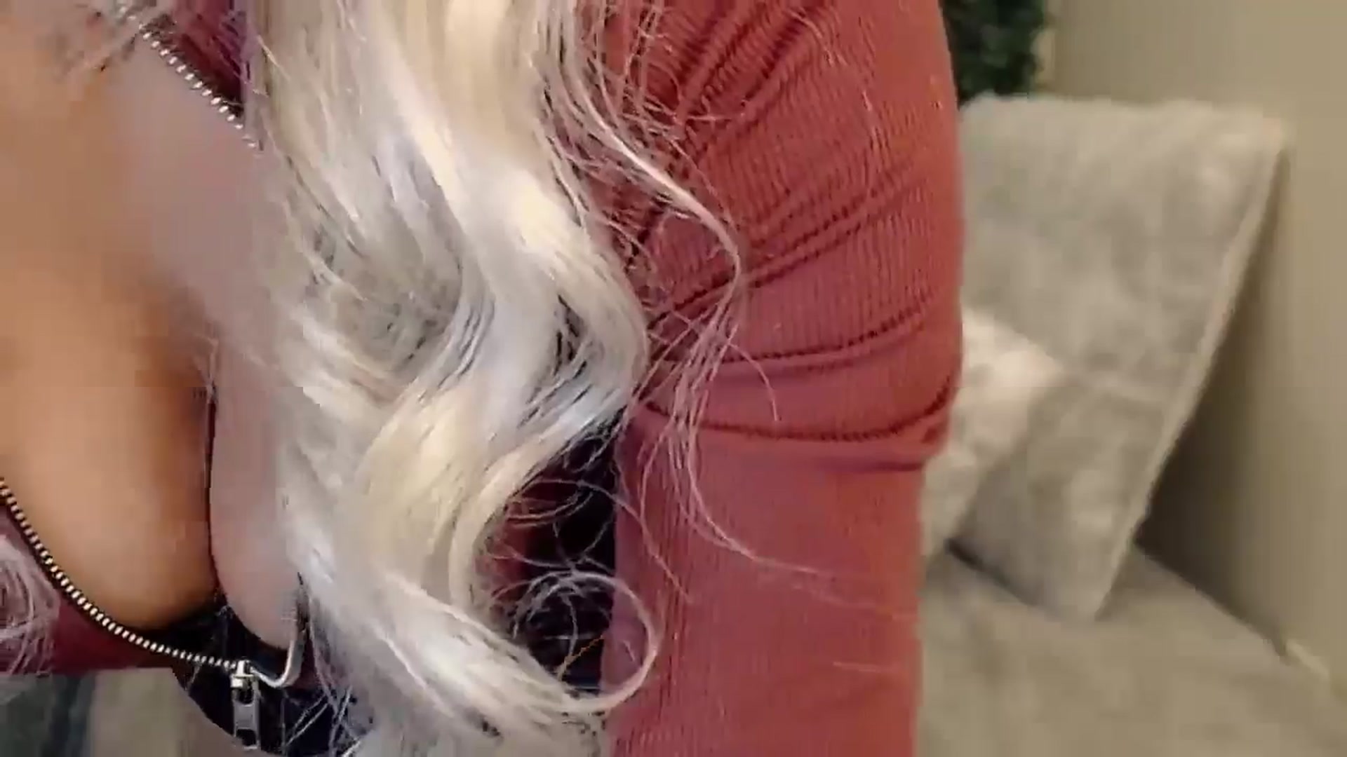 Gallery image thumbnail from Divine_Honey's myfreecams stream on, 08/16/2025, 13:52 image 6 of 20