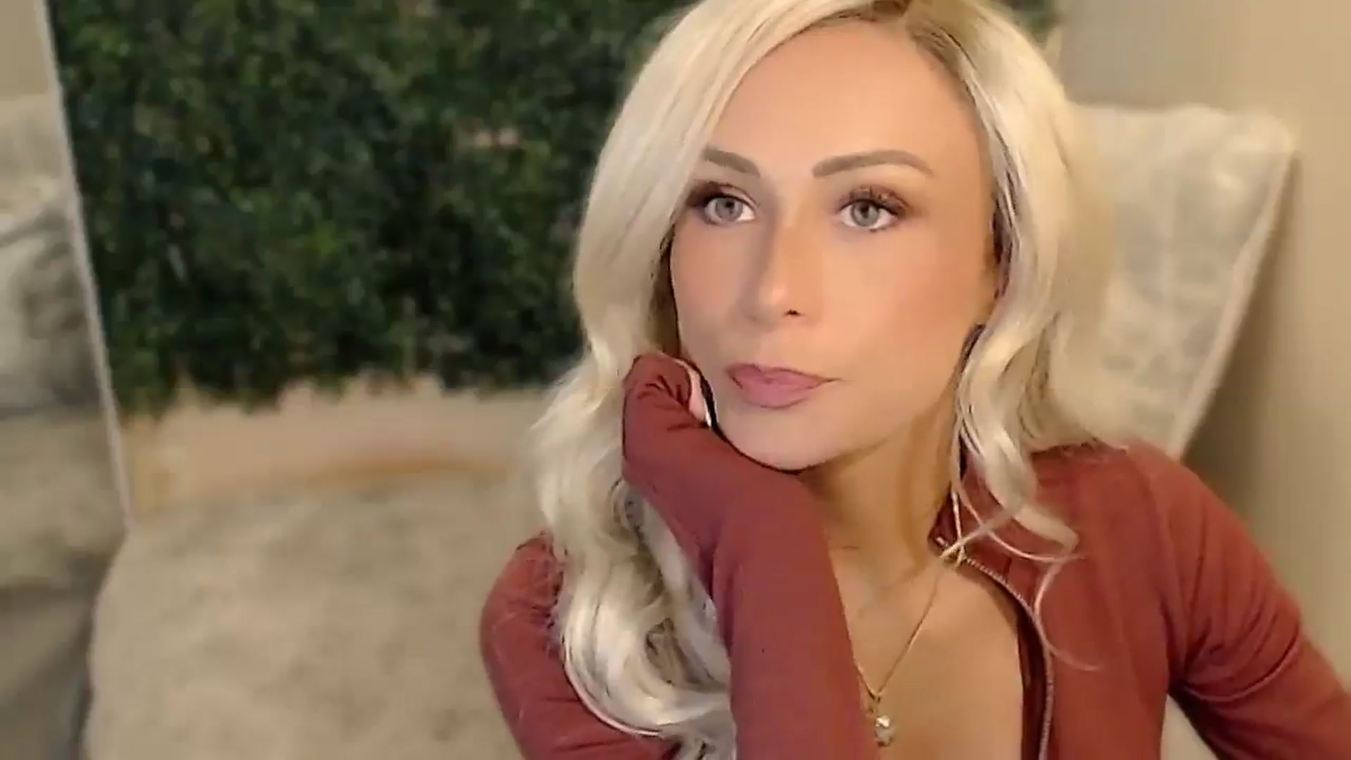 Gallery image thumbnail from Divine_Honey's myfreecams stream on, 08/16/2025, 14:26 image 17 of 20