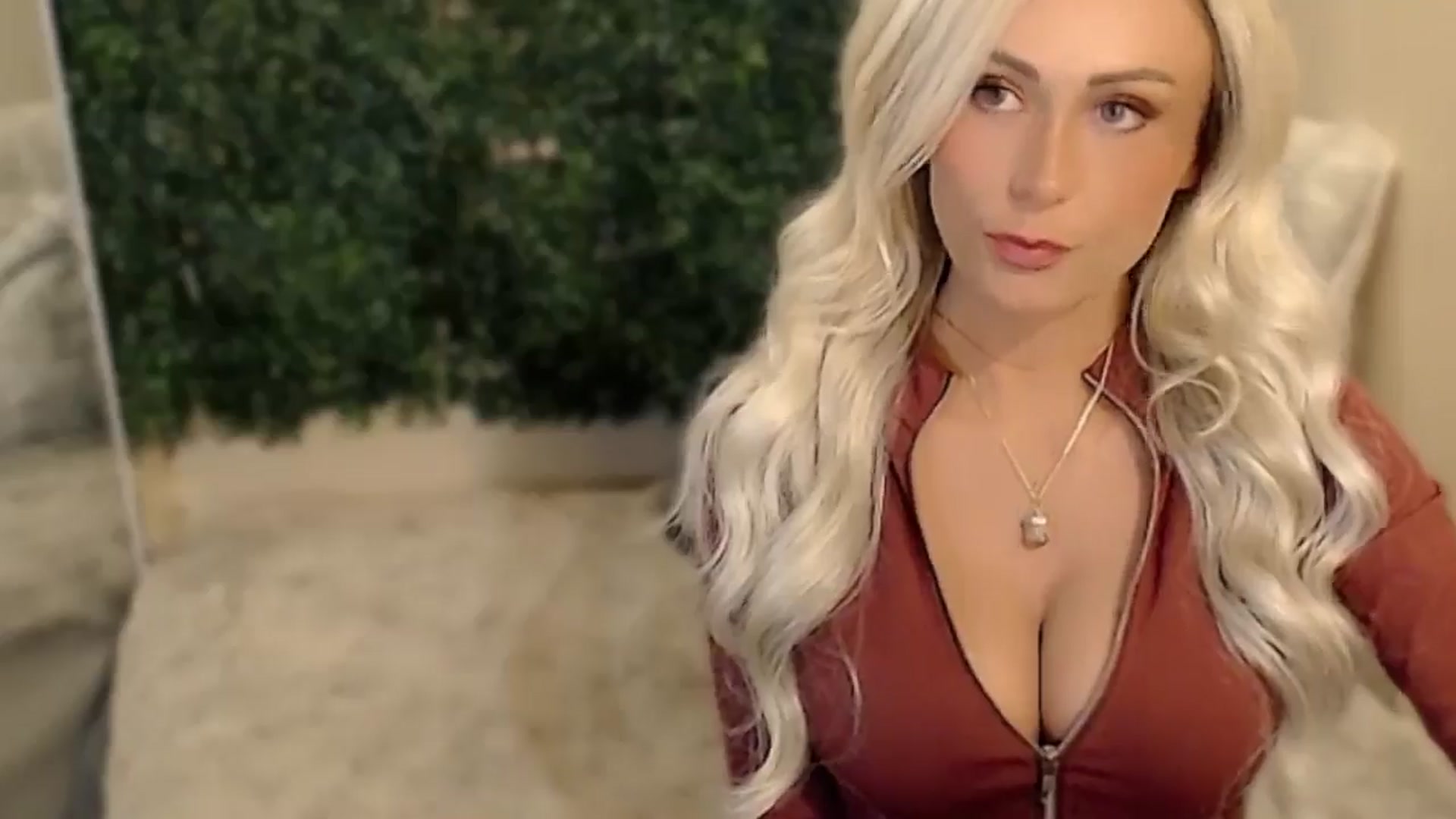 Gallery image thumbnail from Divine_Honey's myfreecams stream on, 08/16/2025, 16:28 image 3 of 20