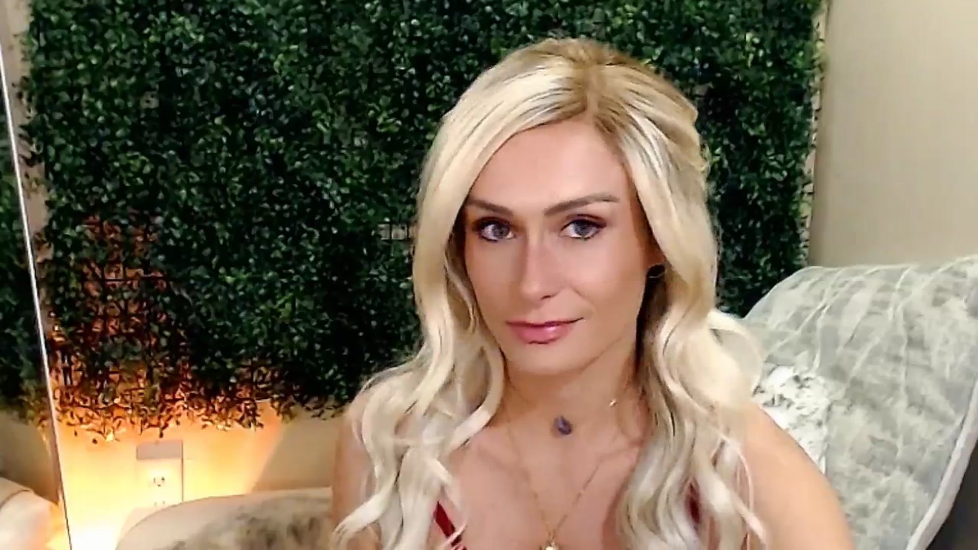 Gallery image thumbnail from Divine_Honey's myfreecams stream on, 08/31/2025, 11:39 image 8 of 20