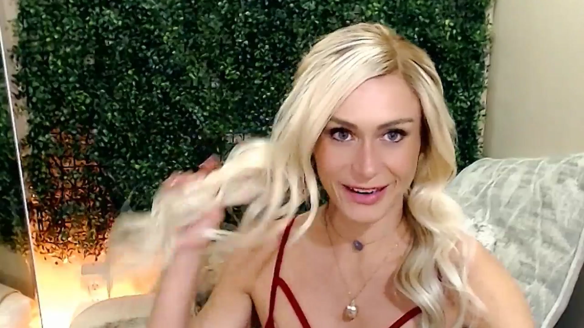 Gallery image thumbnail from Divine_Honey's myfreecams stream on, 08/31/2025, 11:39 image 12 of 20