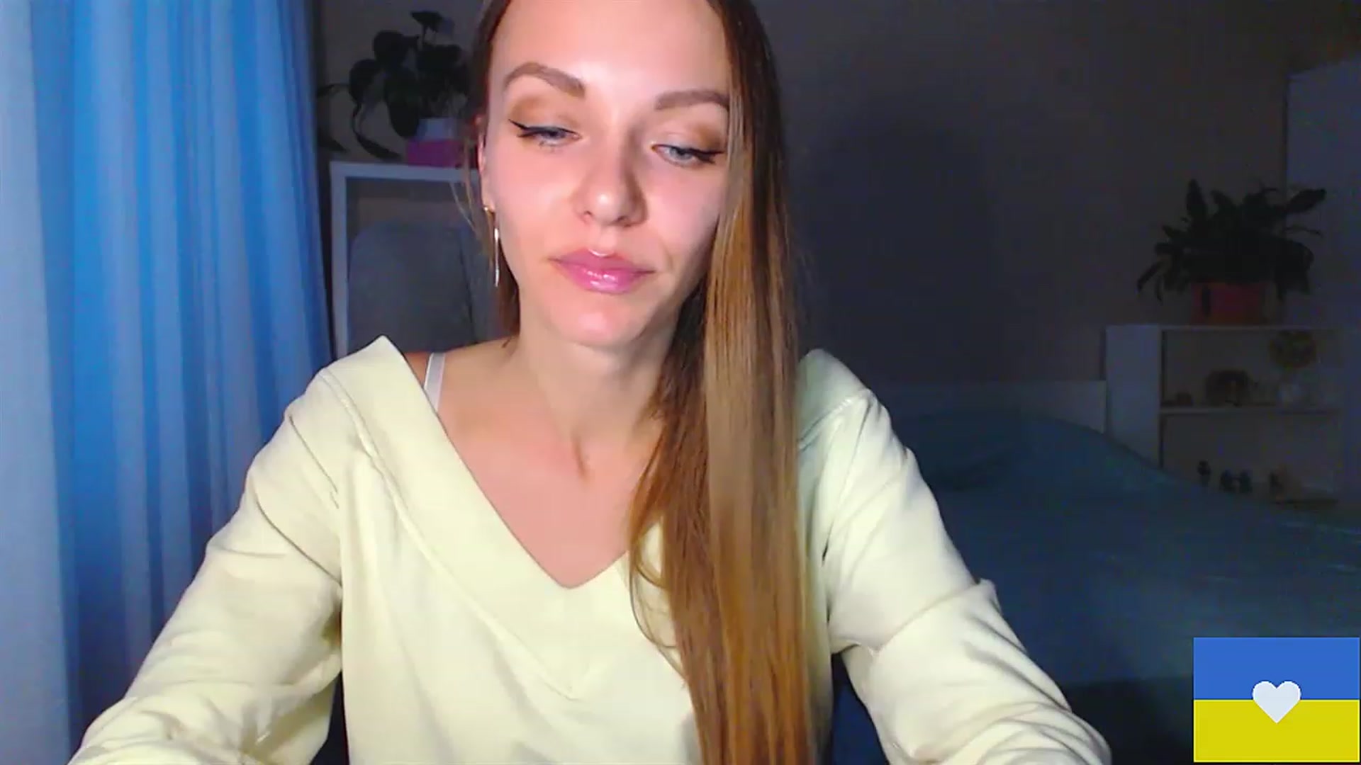 Gallery image thumbnail from Divine_Phenix's myfreecams stream on, 11/20/2022, 14:21 image 15 of 20
