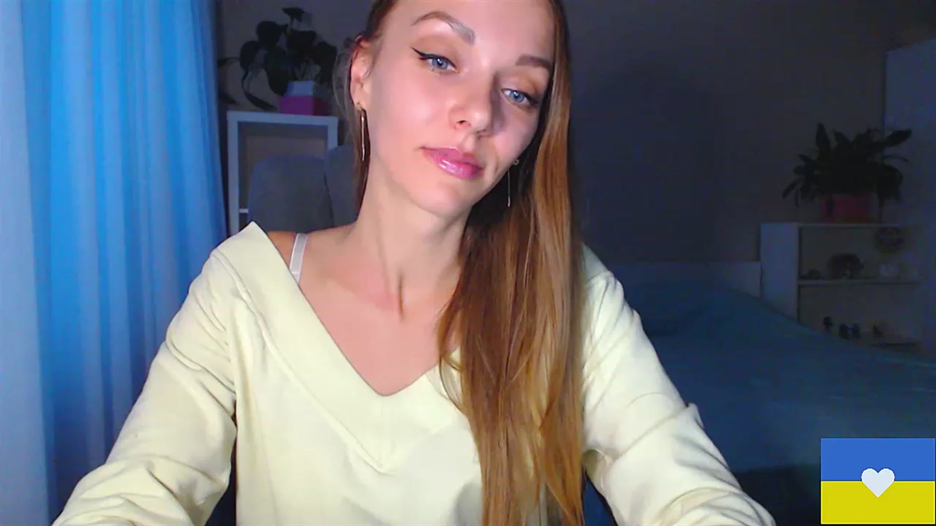Gallery image thumbnail from Divine_Phenix's myfreecams stream on, 11/20/2022, 14:21 image 12 of 20
