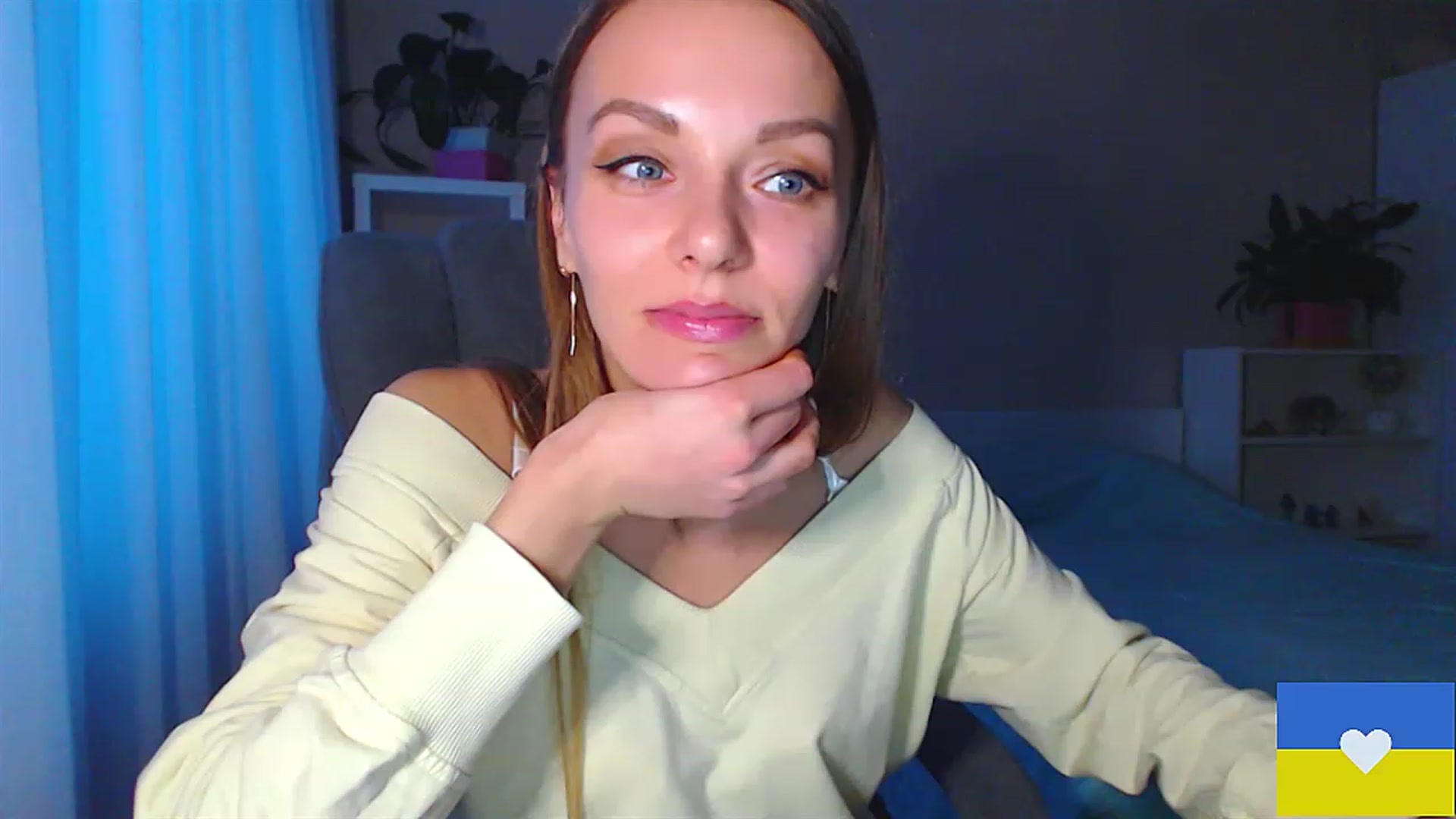 Gallery image thumbnail from Divine_Phenix's myfreecams stream on, 11/20/2022, 14:21 image 7 of 20