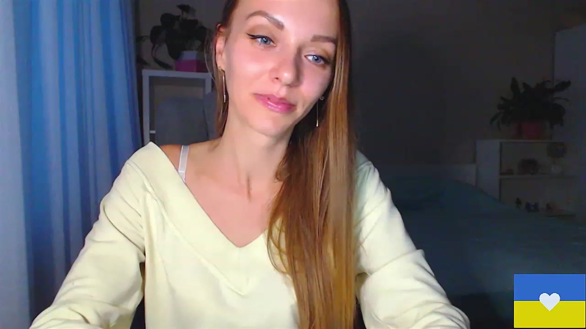Gallery image thumbnail from Divine_Phenix's myfreecams stream on, 11/20/2022, 14:21 image 19 of 20