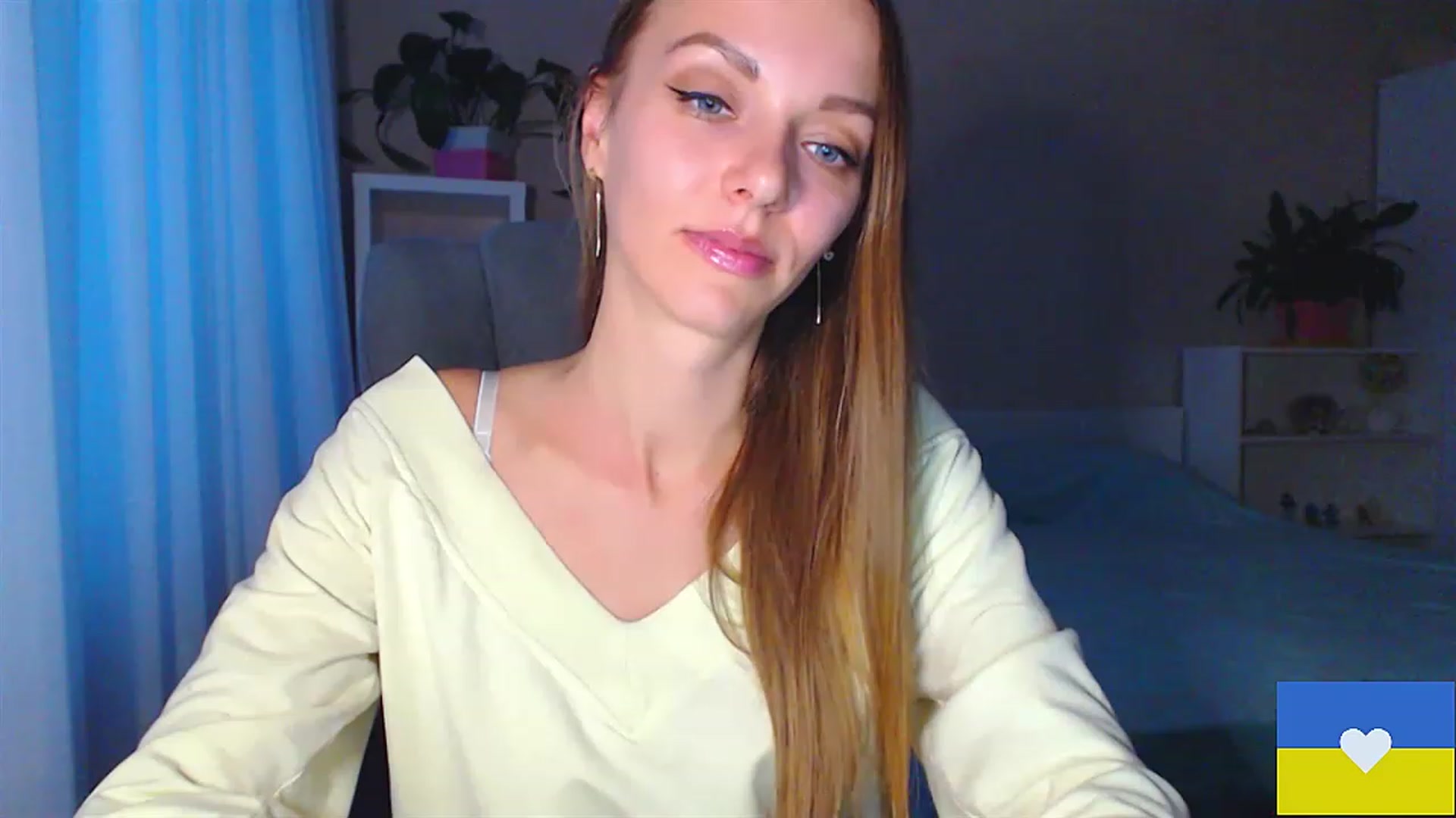 Gallery image thumbnail from Divine_Phenix's myfreecams stream on, 11/20/2022, 14:21 image 13 of 20