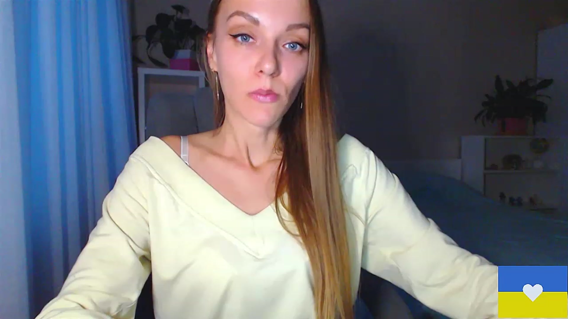 Gallery image thumbnail from Divine_Phenix's myfreecams stream on, 11/20/2022, 14:21 image 17 of 20