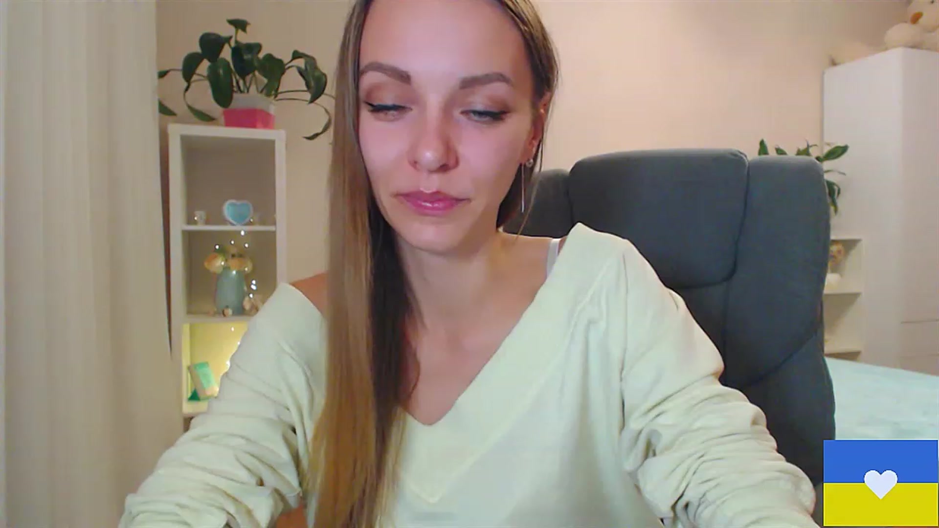 Gallery image thumbnail from Divine_Phenix's myfreecams stream on, 11/20/2022, 15:15 image 3 of 20