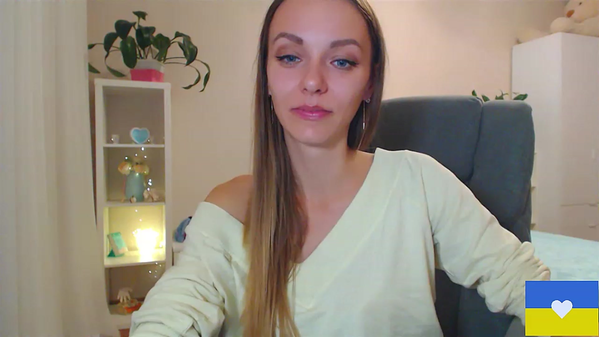 Gallery image thumbnail from Divine_Phenix's myfreecams stream on, 11/20/2022, 15:15 image 15 of 20