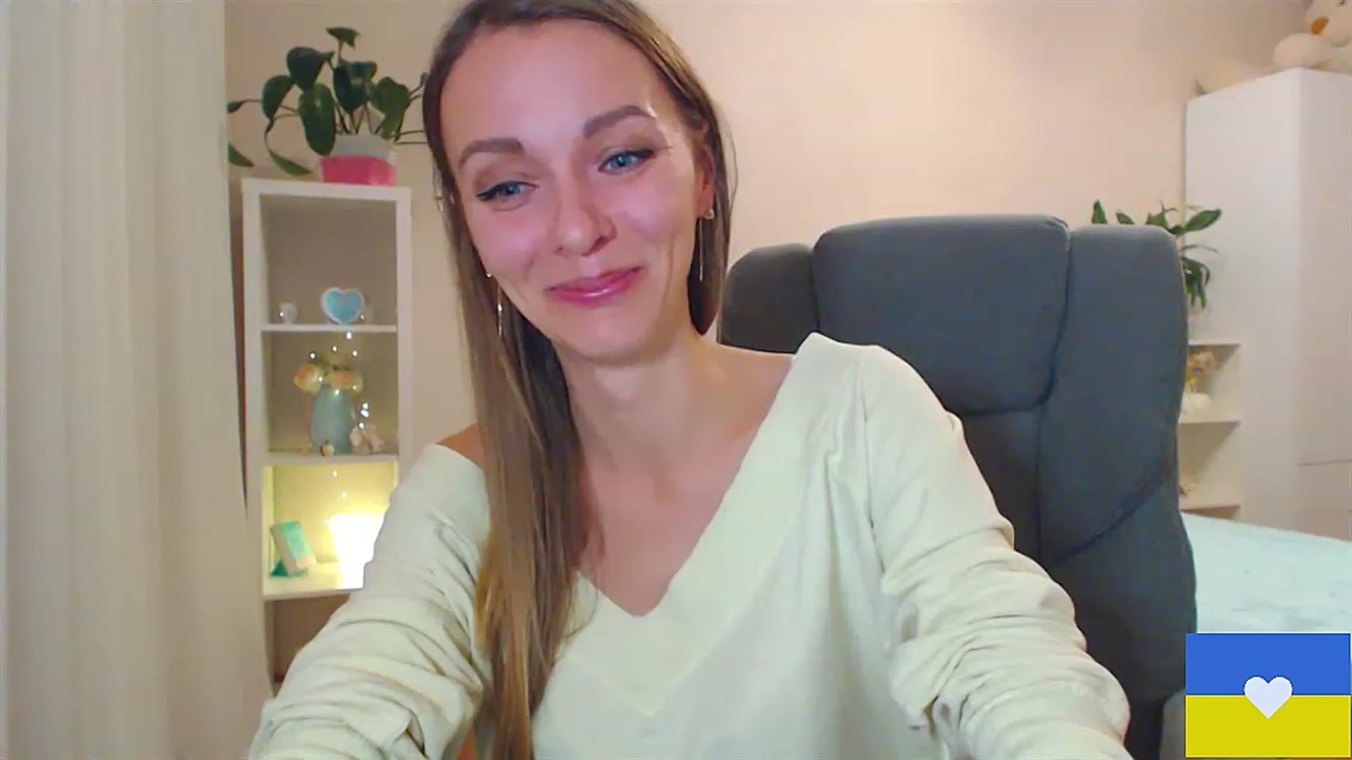 Gallery image thumbnail from Divine_Phenix's myfreecams stream on, 11/20/2022, 15:15 image 7 of 20