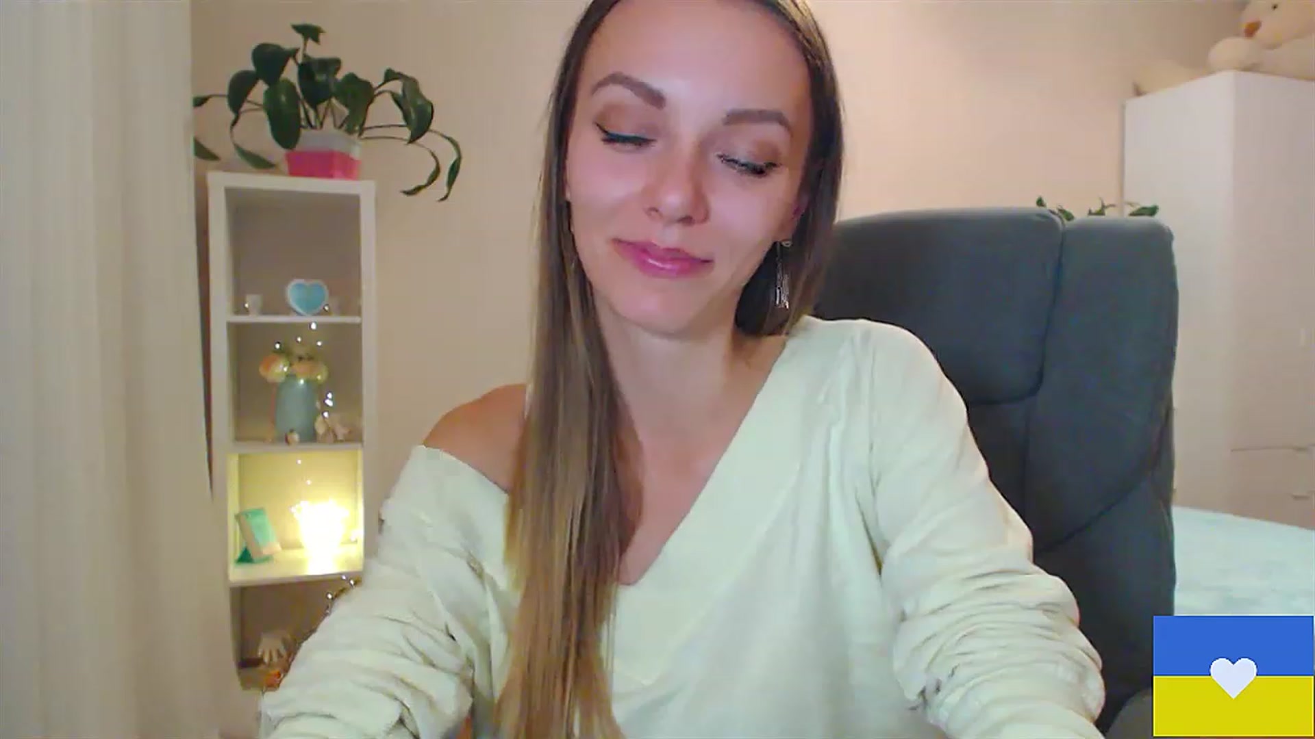 Gallery image thumbnail from Divine_Phenix's myfreecams stream on, 11/20/2022, 15:15 image 14 of 20