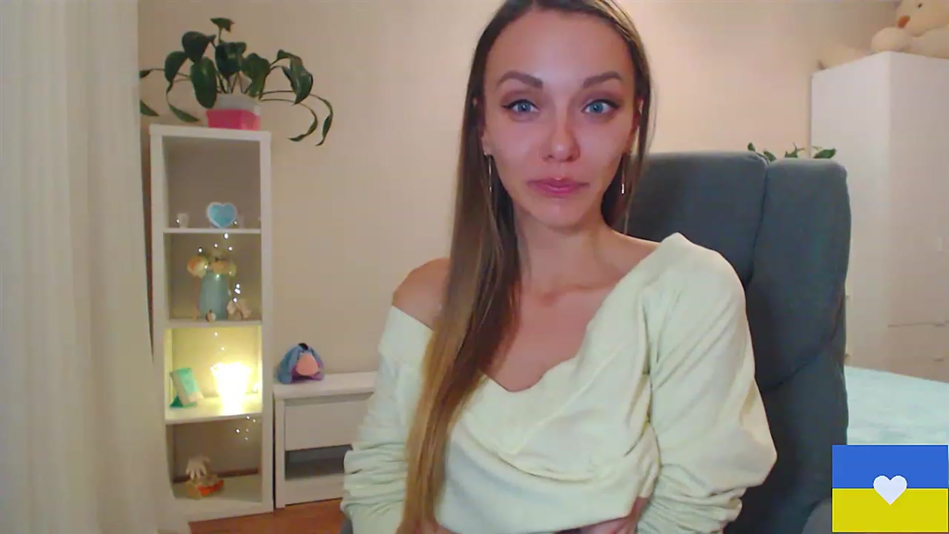 Gallery image thumbnail from Divine_Phenix's myfreecams stream on, 11/20/2022, 15:15 image 12 of 20
