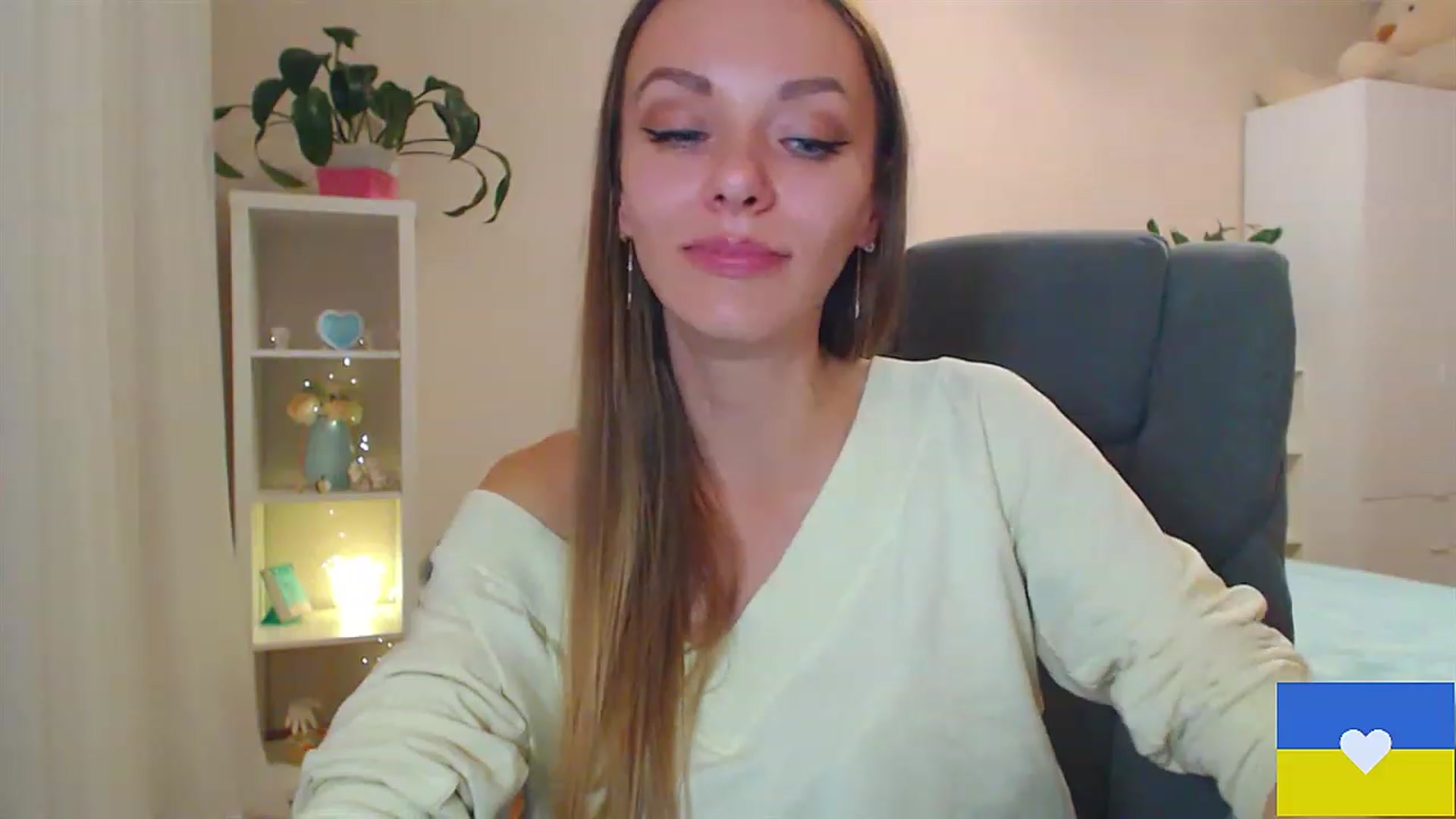 Gallery image thumbnail from Divine_Phenix's myfreecams stream on, 11/20/2022, 15:15 image 17 of 20
